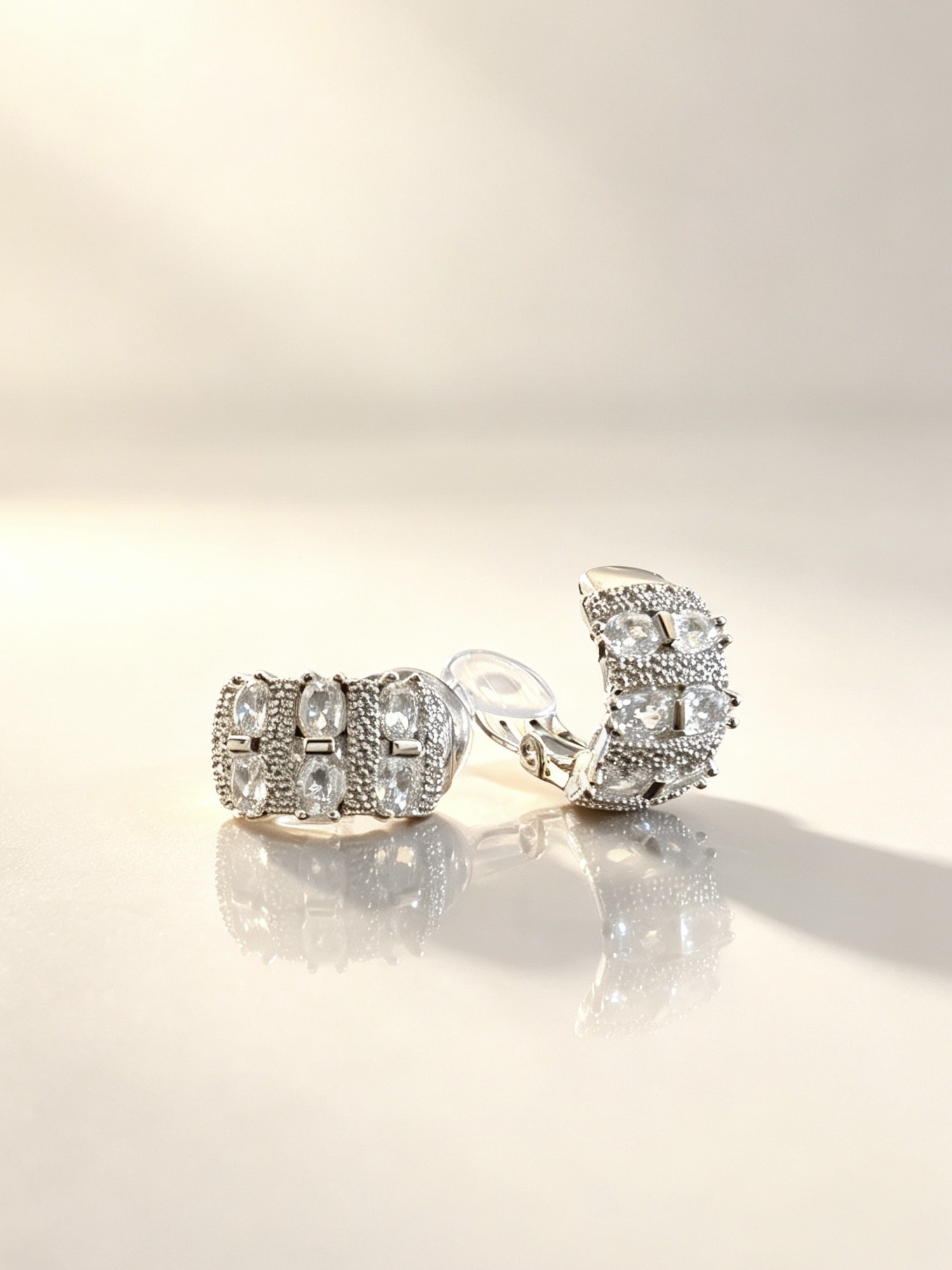 Wholesaler HANA BIJOUX - Mini Creole Clip Earrings with Clear Rhinestones