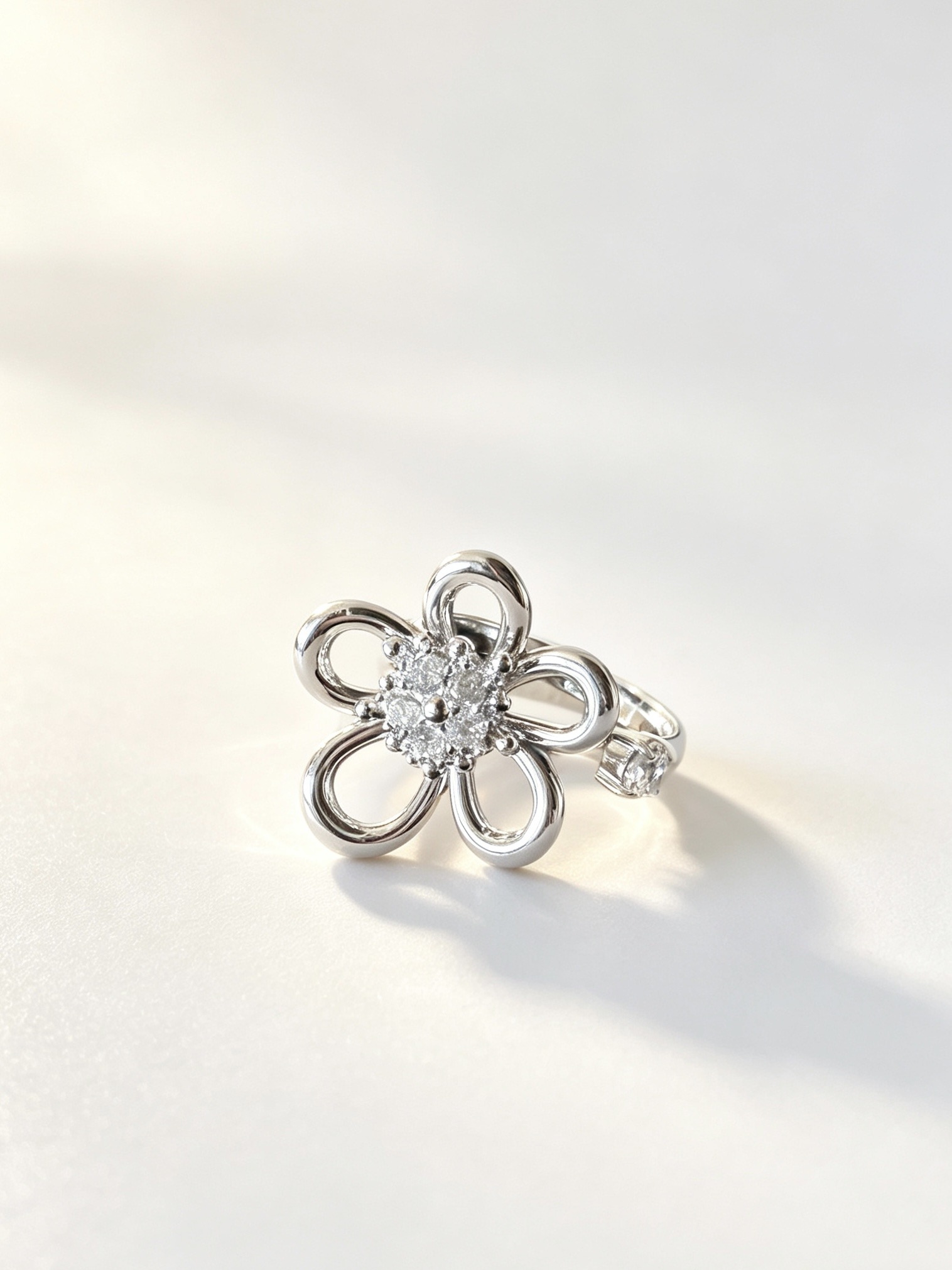 Wholesaler HANA BIJOUX - Flower lace between the fingers