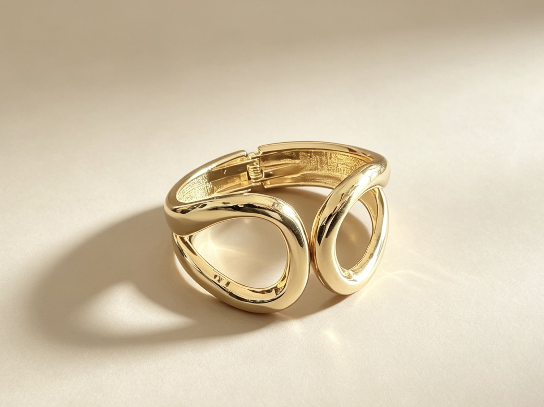 Wholesaler HANA BIJOUX - Abstract design bangle