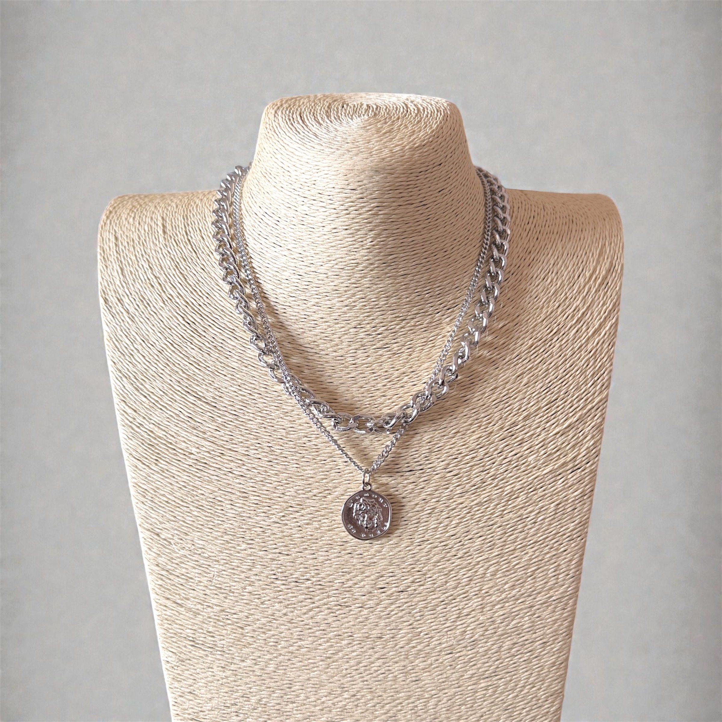 Wholesaler HANA BIJOUX - Layered choker necklace with link chain and coin pendant