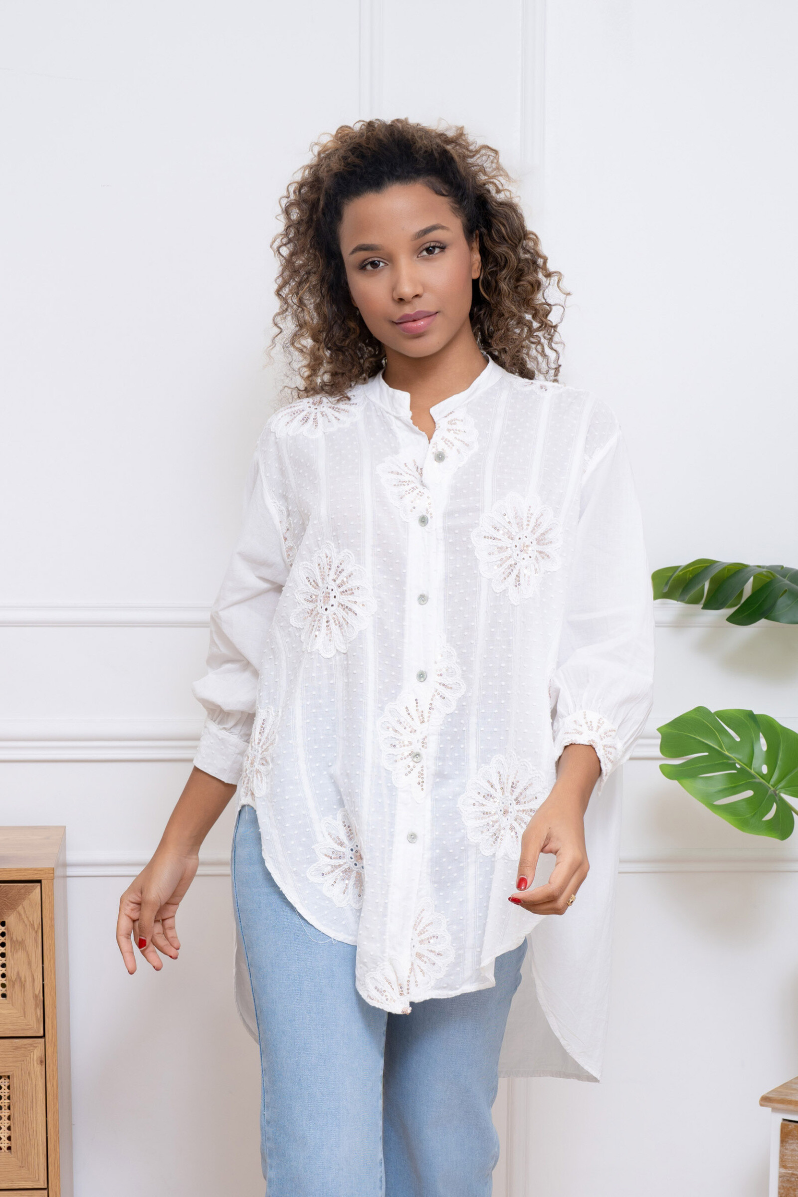 Grossiste Happy Look - Chemisier en voile de coton brodé – Élégance légère au quotidien