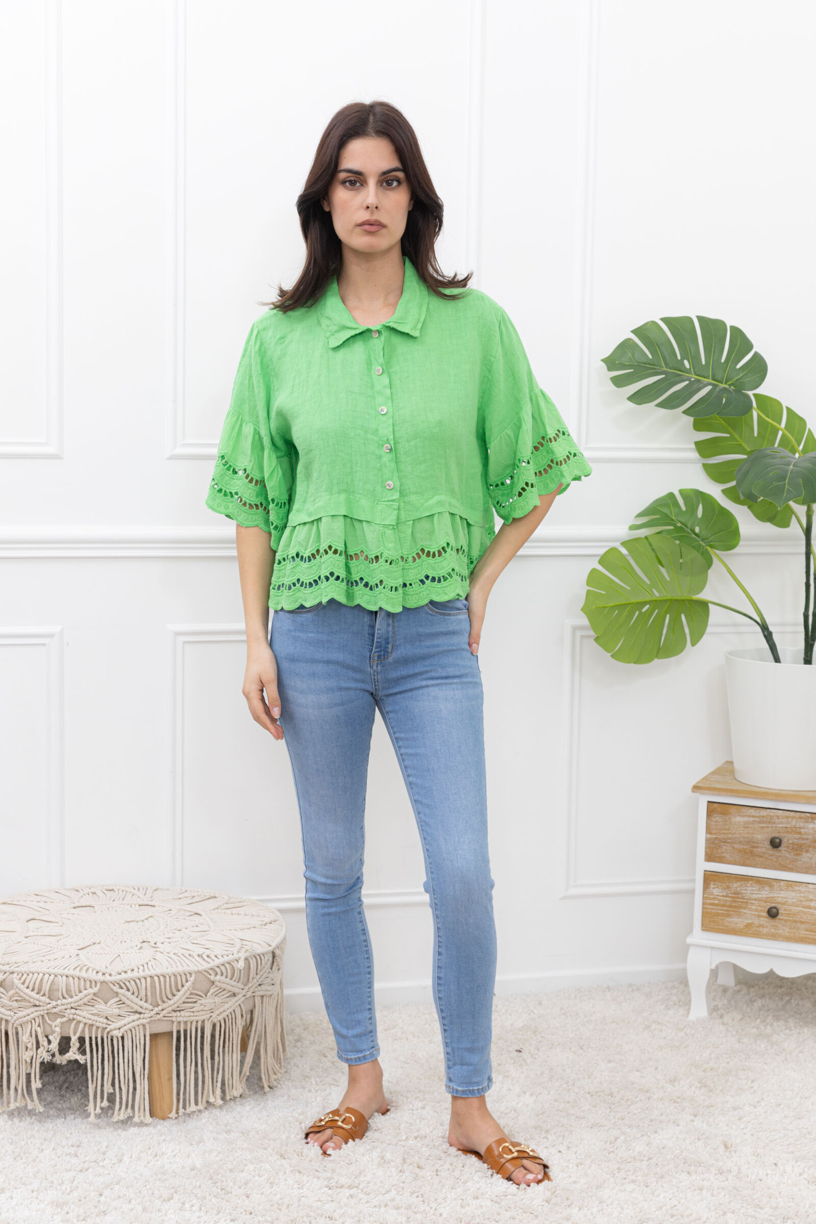 Grossiste Happy Look - Chemise courte en Lin avec Broderie Anglaise - Élégance et Confort