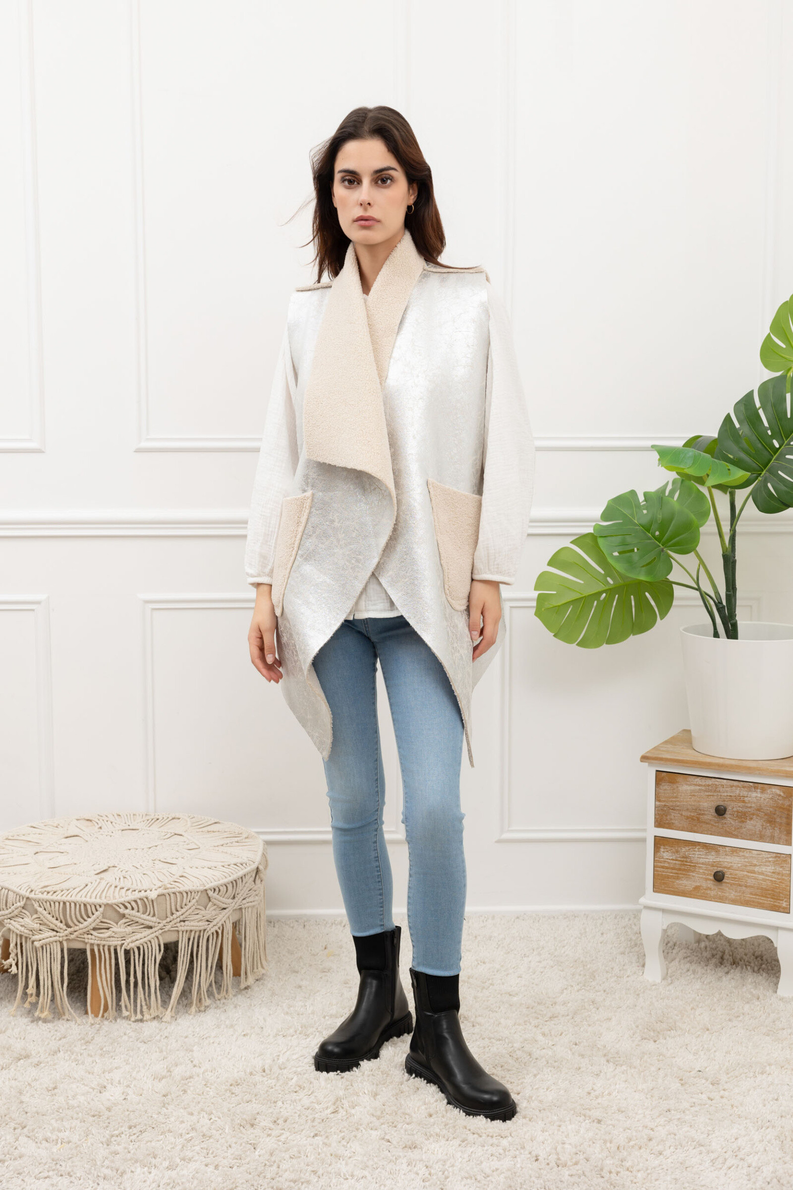 Grossiste Happy Look - Gilet réverssible sans manches en fausse peau effet metalisé