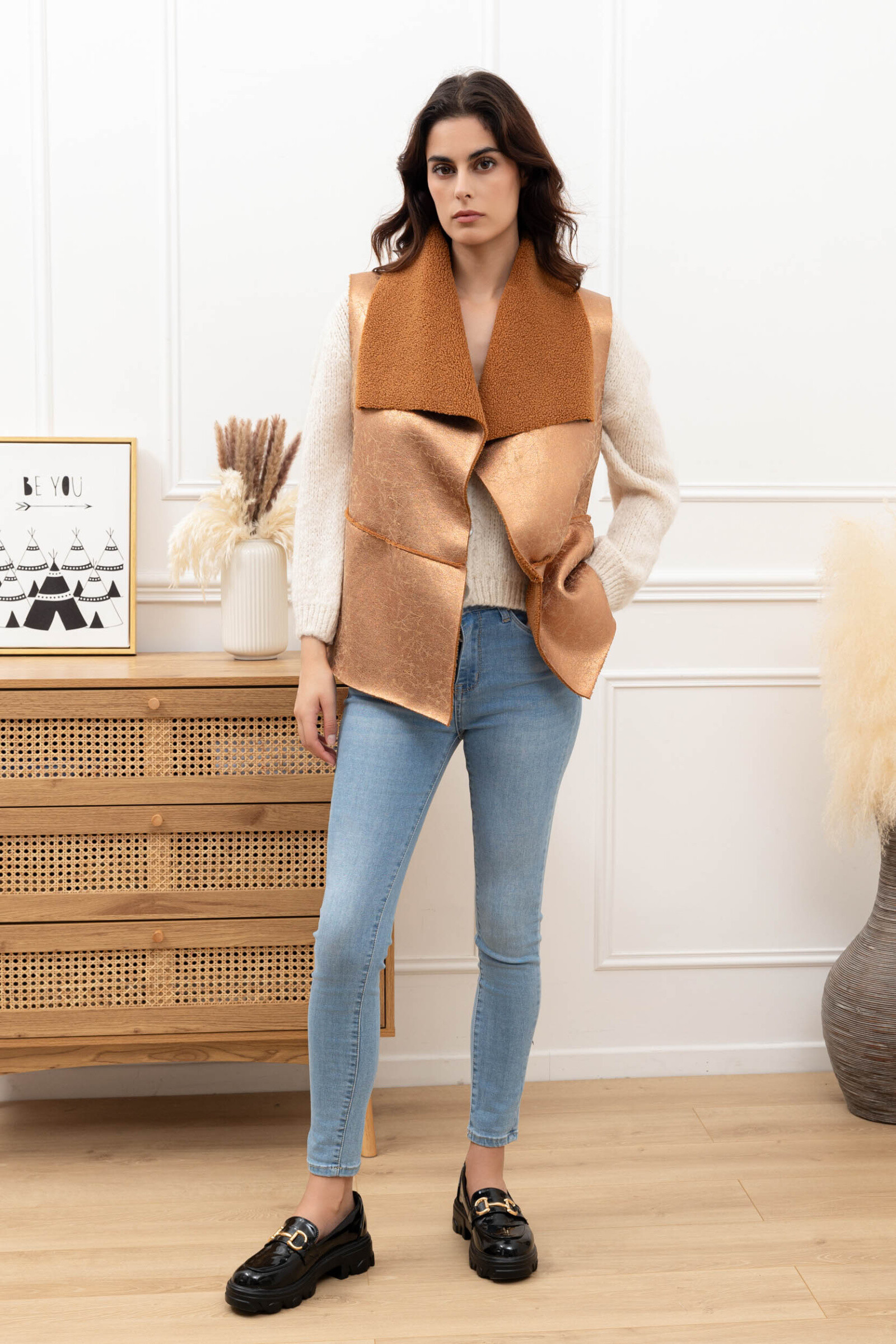 Grossiste Happy Look - Gilet sans manches en fausse peau effet metalisé