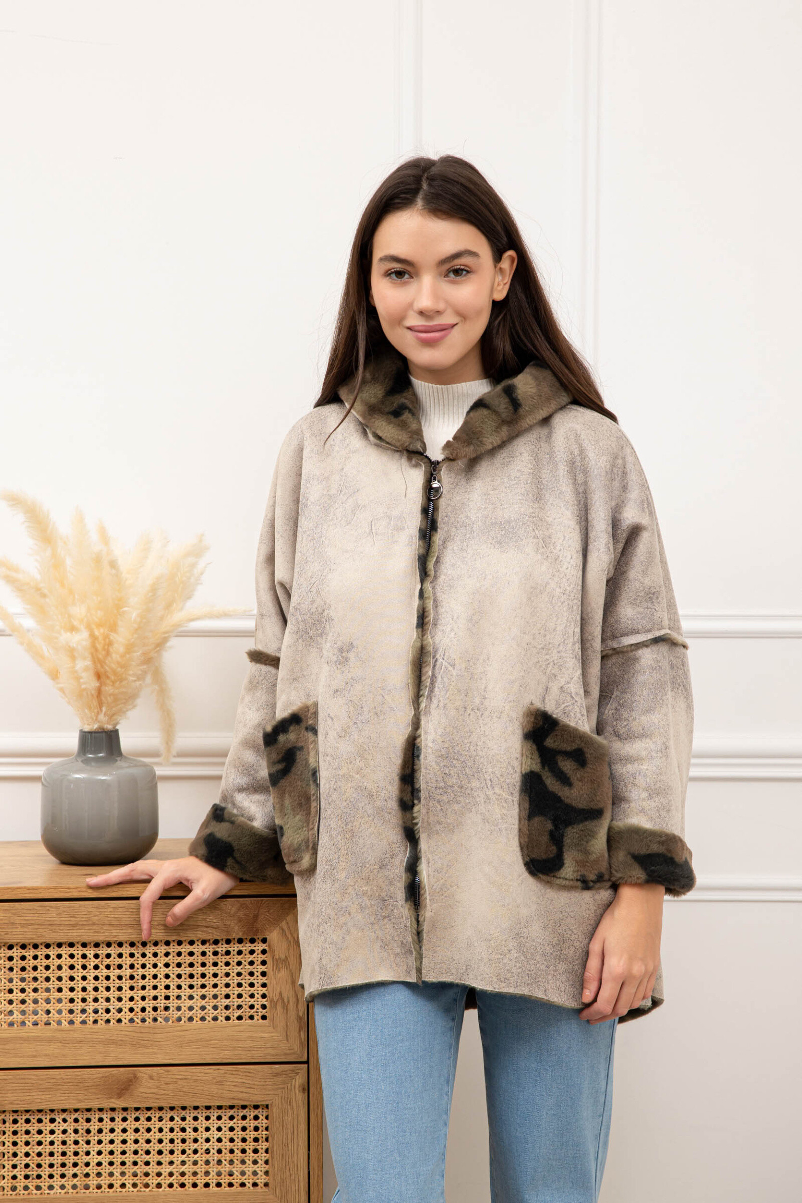 Grossiste Happy Look - Manteau court en fausse fourrure camouflage
