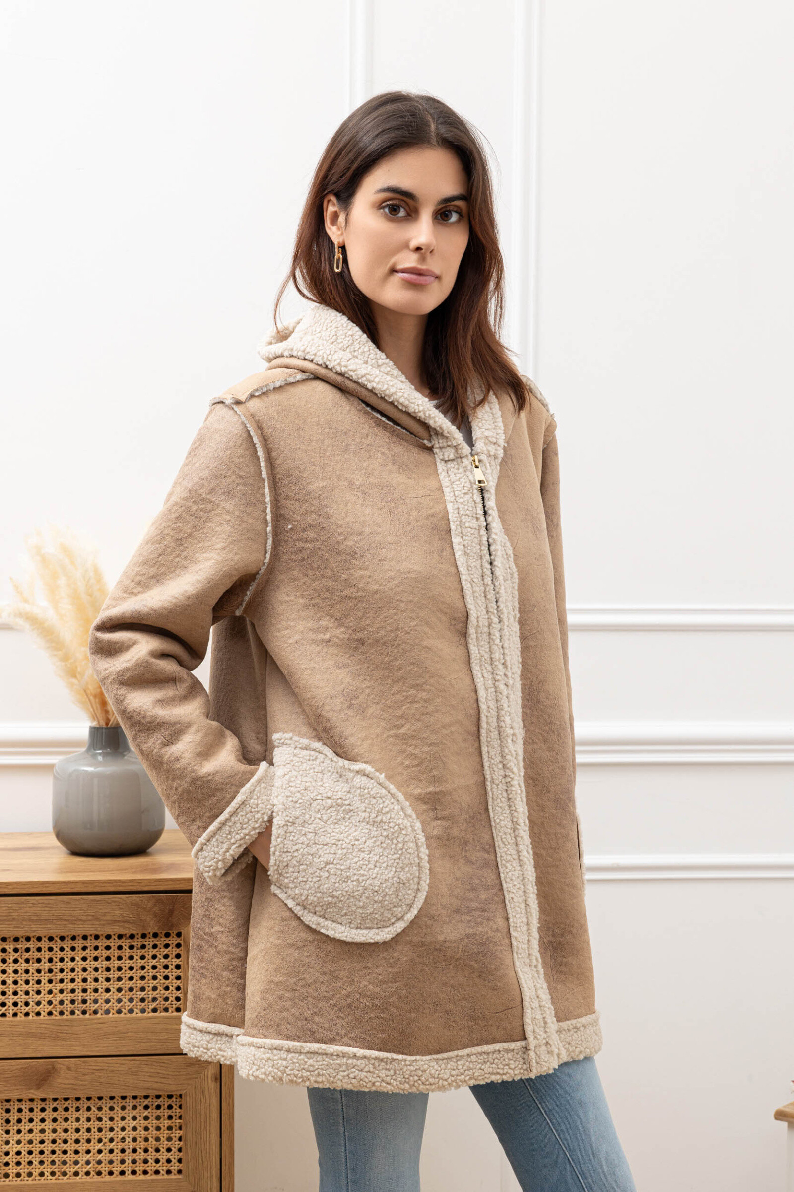 Grossiste Happy Look - Manteau capuche en moumoute LULU