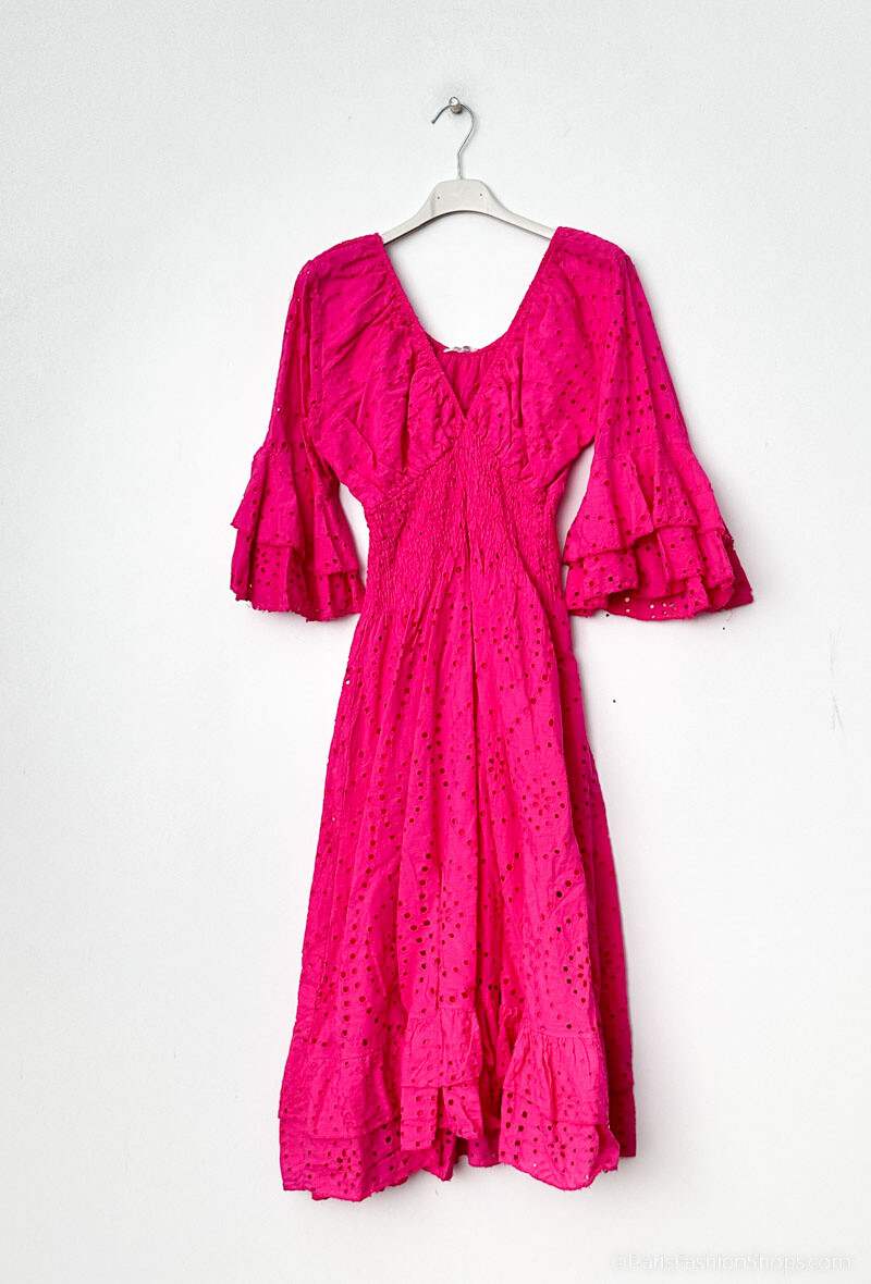 Grossiste Happy Look - Robe Mi-longue à Volants en Broderie Anglaise avec Taille Smockée