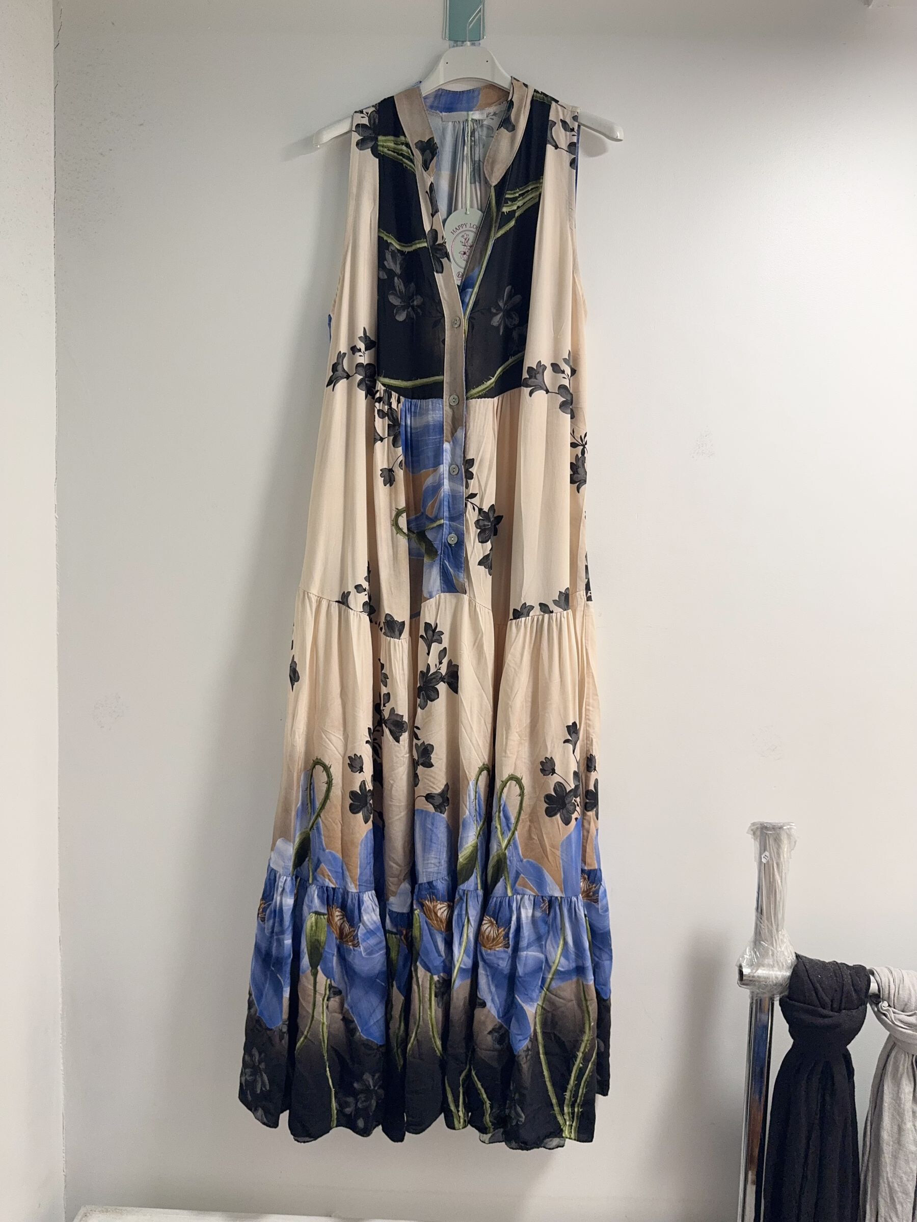 Grossiste Happy Look - Robe longue à volants en viscose imprimée – Sans manches