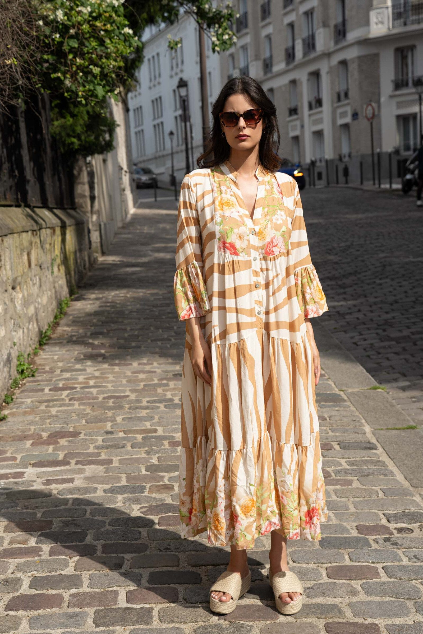 Großhändler Happy Look - Langes Volantkleid aus bedruckter Viskose