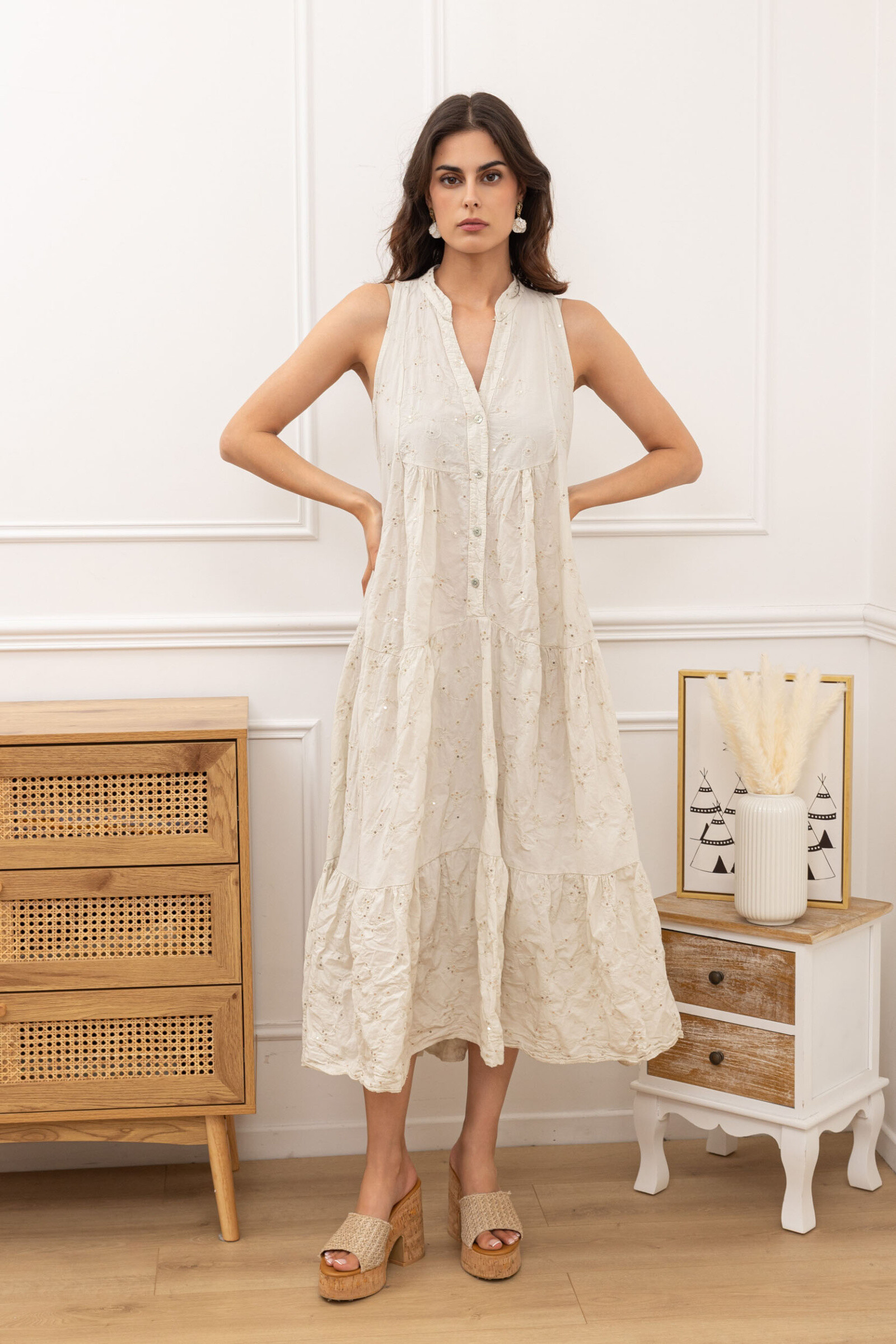 Grossiste Happy Look - Longue sans manches en voile de coton brodé & sequins