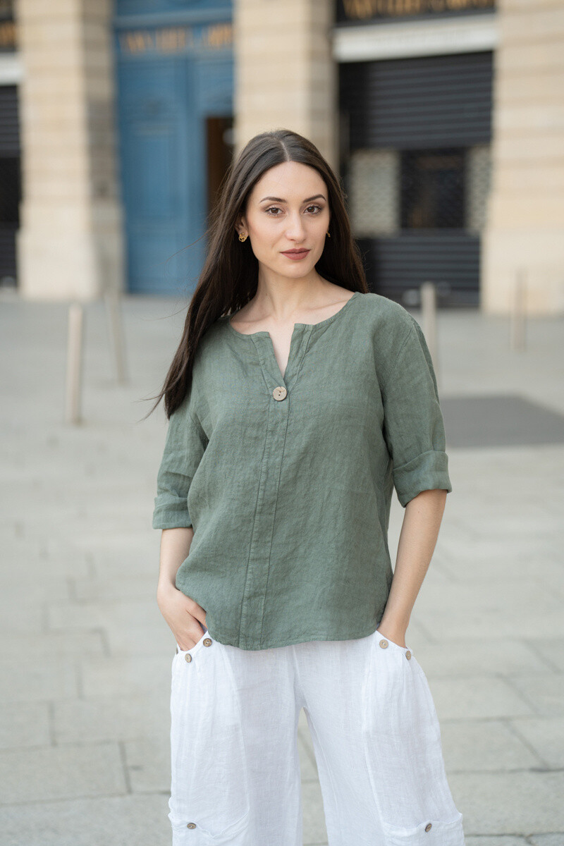 Grossiste Happy Look - Top en Lin – Manches Courtes, Col V & Détails Boutons