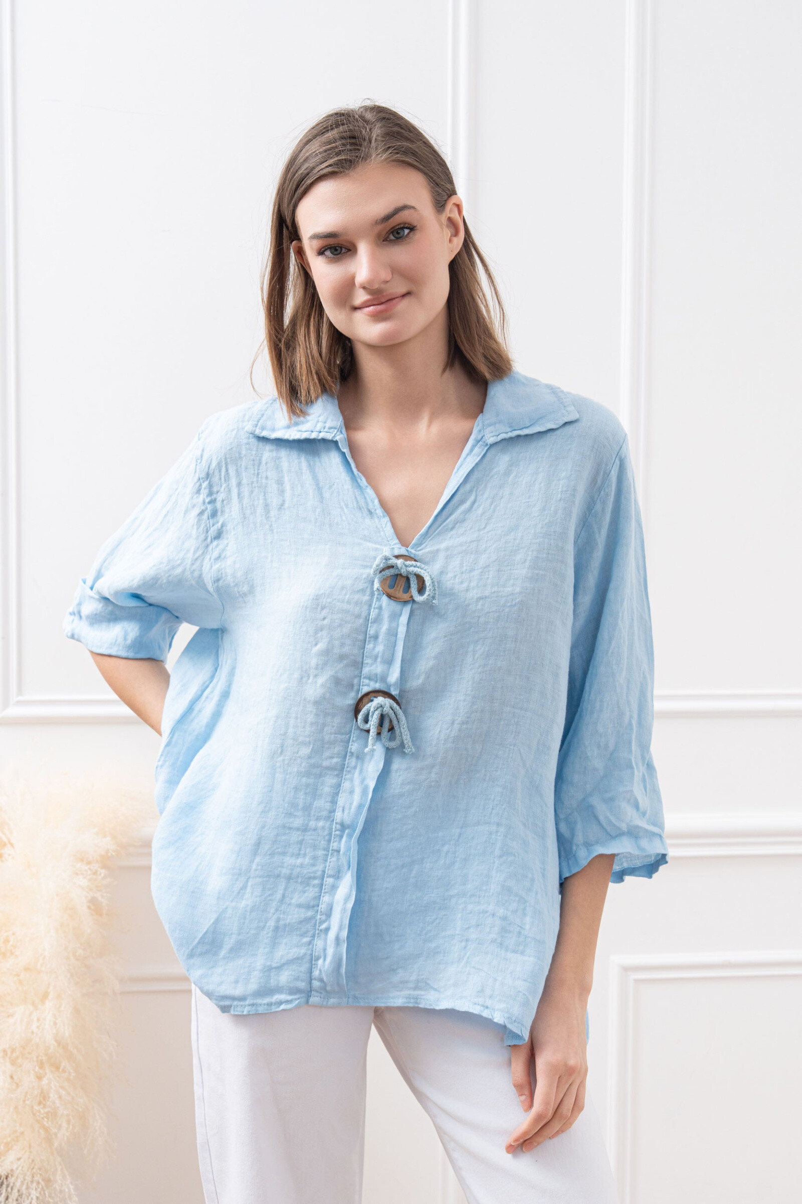 Grossiste Happy Look - Top en Lin avec Gros Boutons en Bois