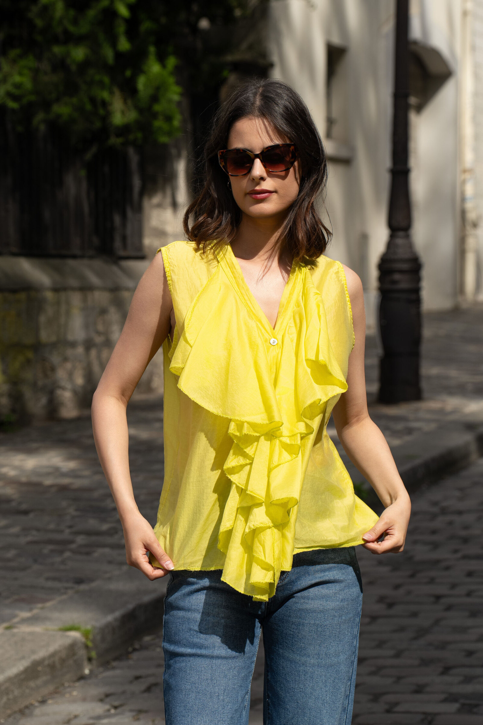 Grossiste Happy Look - Top Sans Manches en Tencel – Élégance Légère avec Froufrou