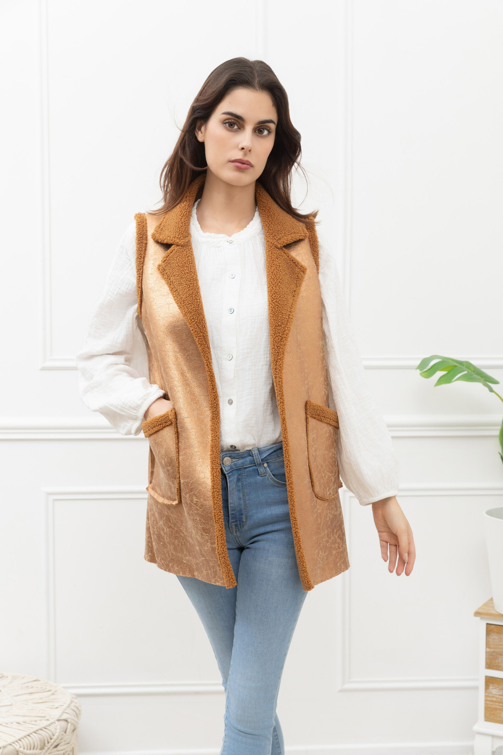 Grossiste Happy Look - Veste sans manches en fausse peau effet métallisé