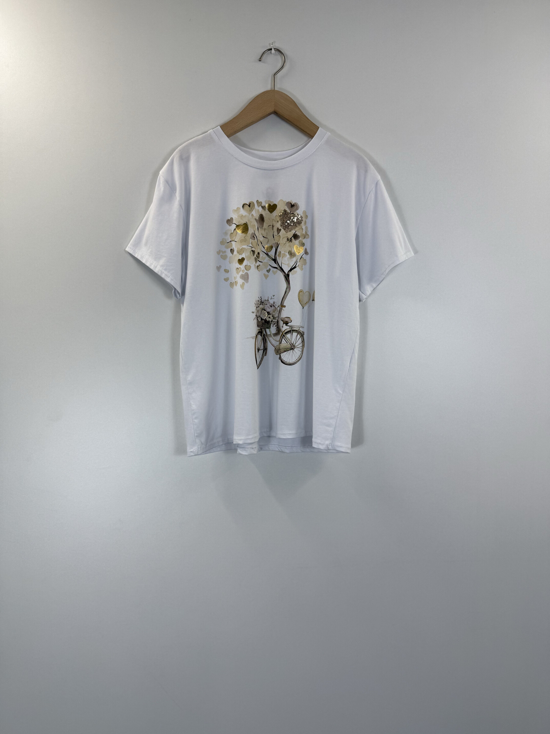 Wholesaler HD Diffusion - Let yourself be seduced by this unique t-shirt!