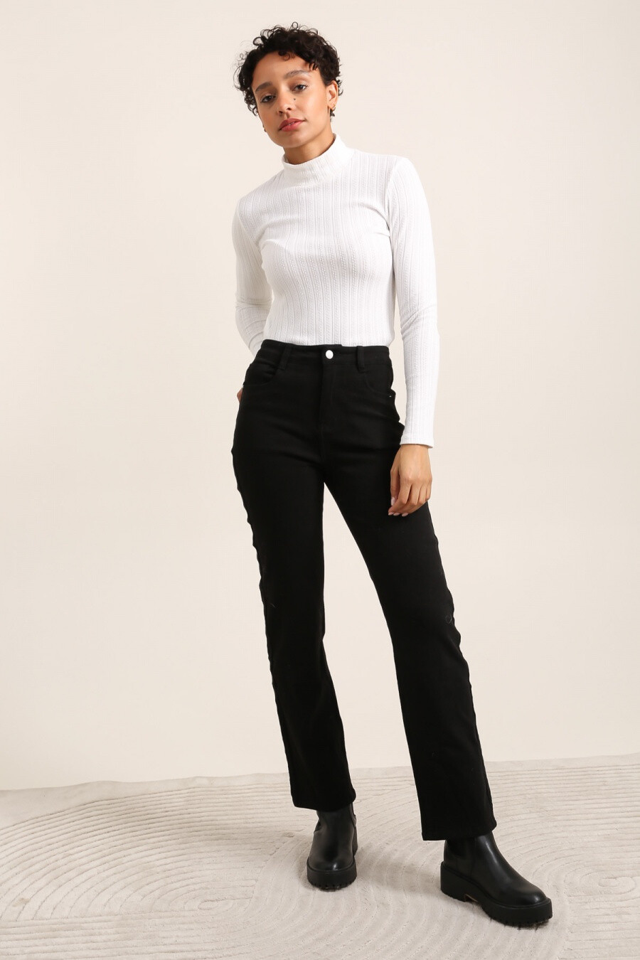 Wholesaler HELLO MISS - High-waisted straight jeans