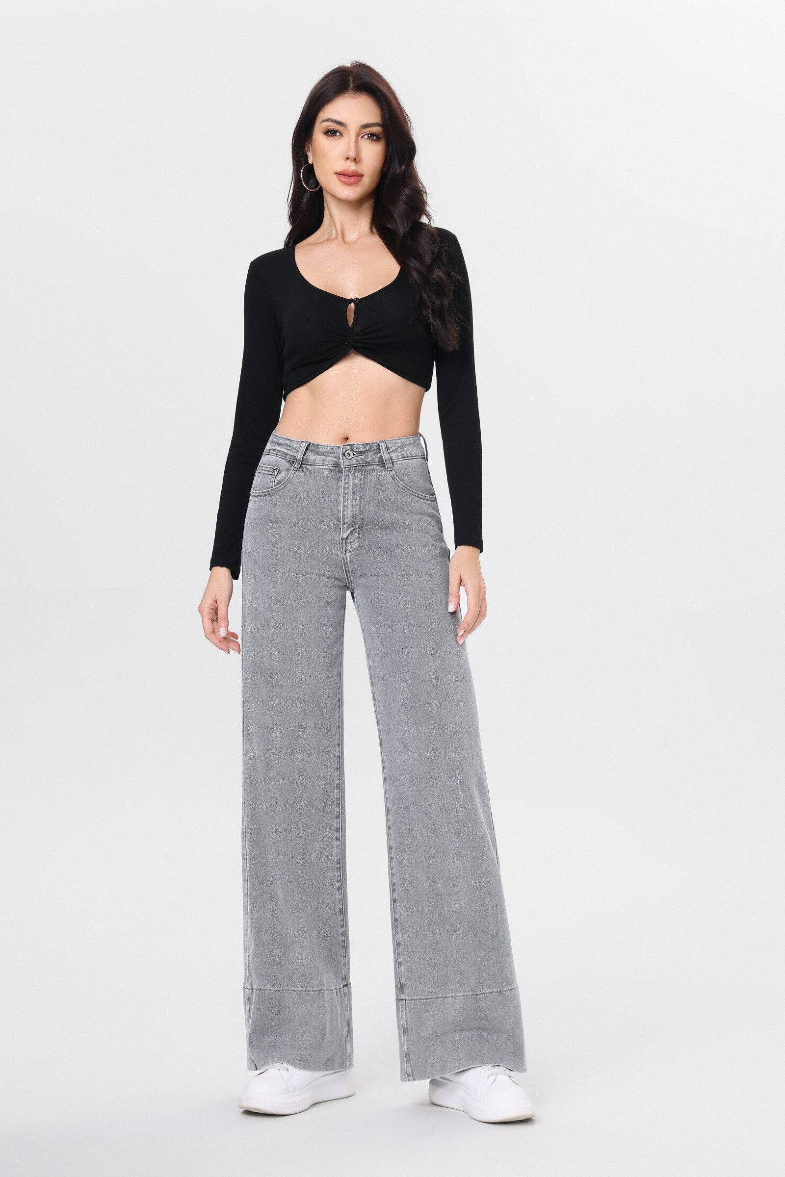 Grossista HELLO MISS - Jeans a gamba larga e taglio comodo con orlo largo