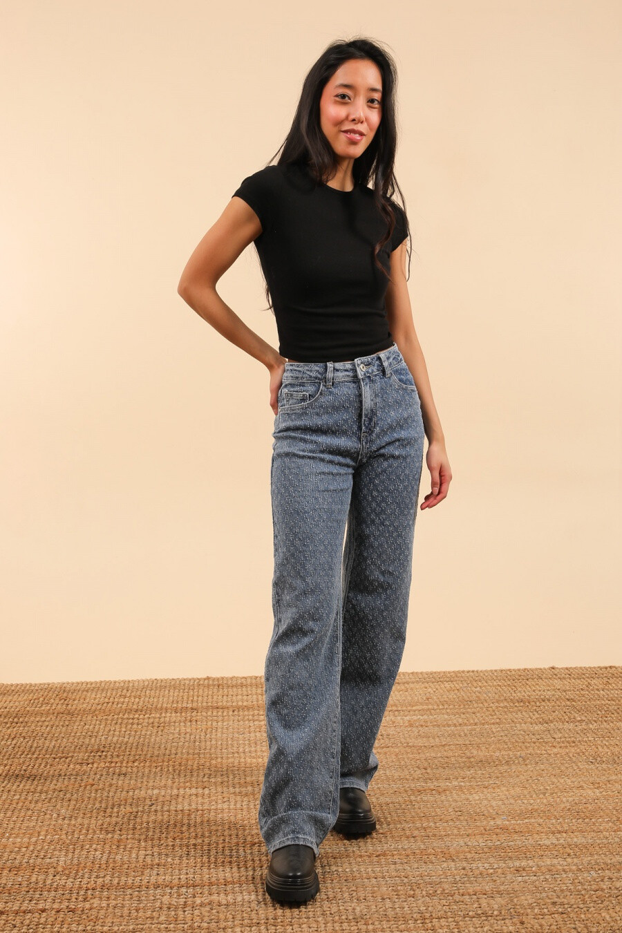 Wholesaler HELLO MISS - Right jeans and wide torn effect