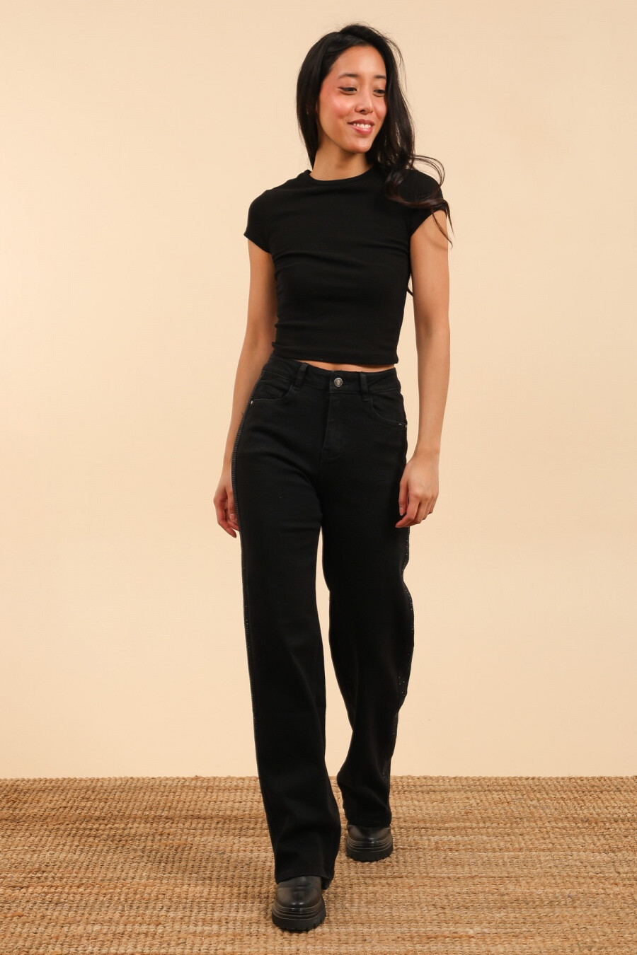 Wholesaler HELLO MISS - Straight and wide jeans in Strasse