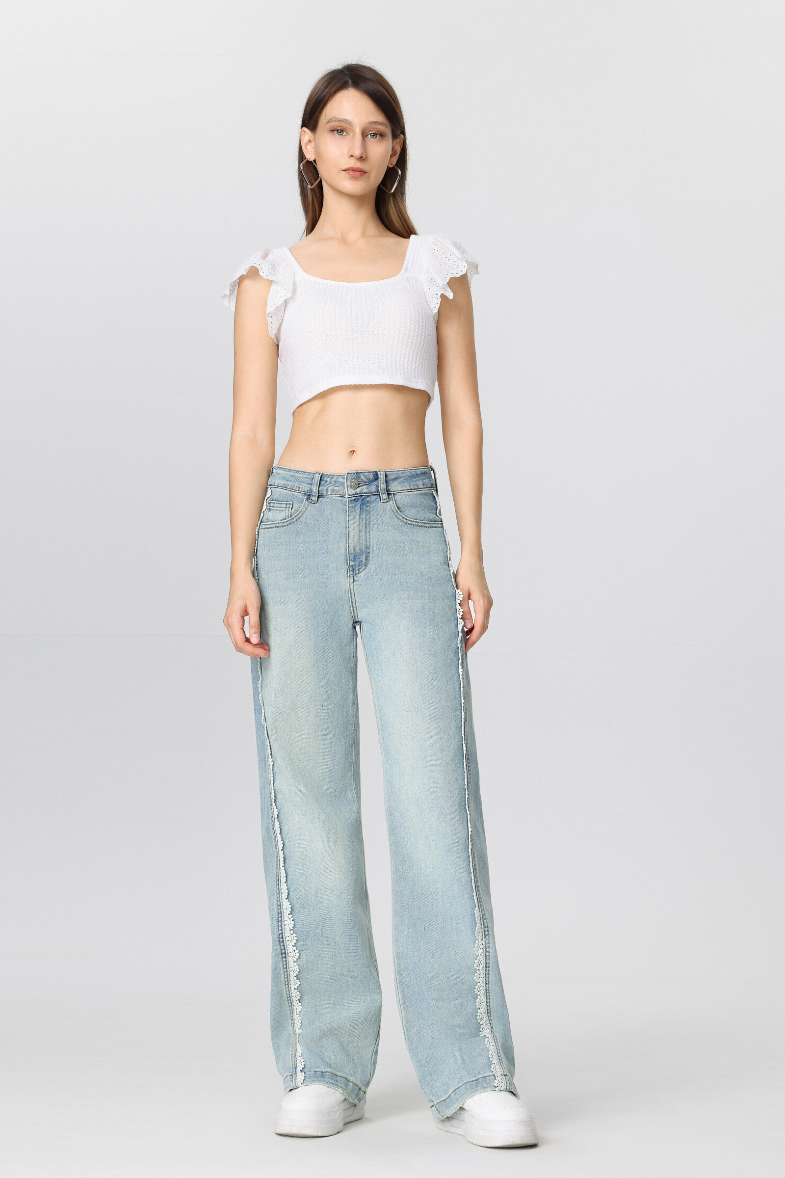 Wholesaler HELLO MISS - Large right jeans with a lace edge