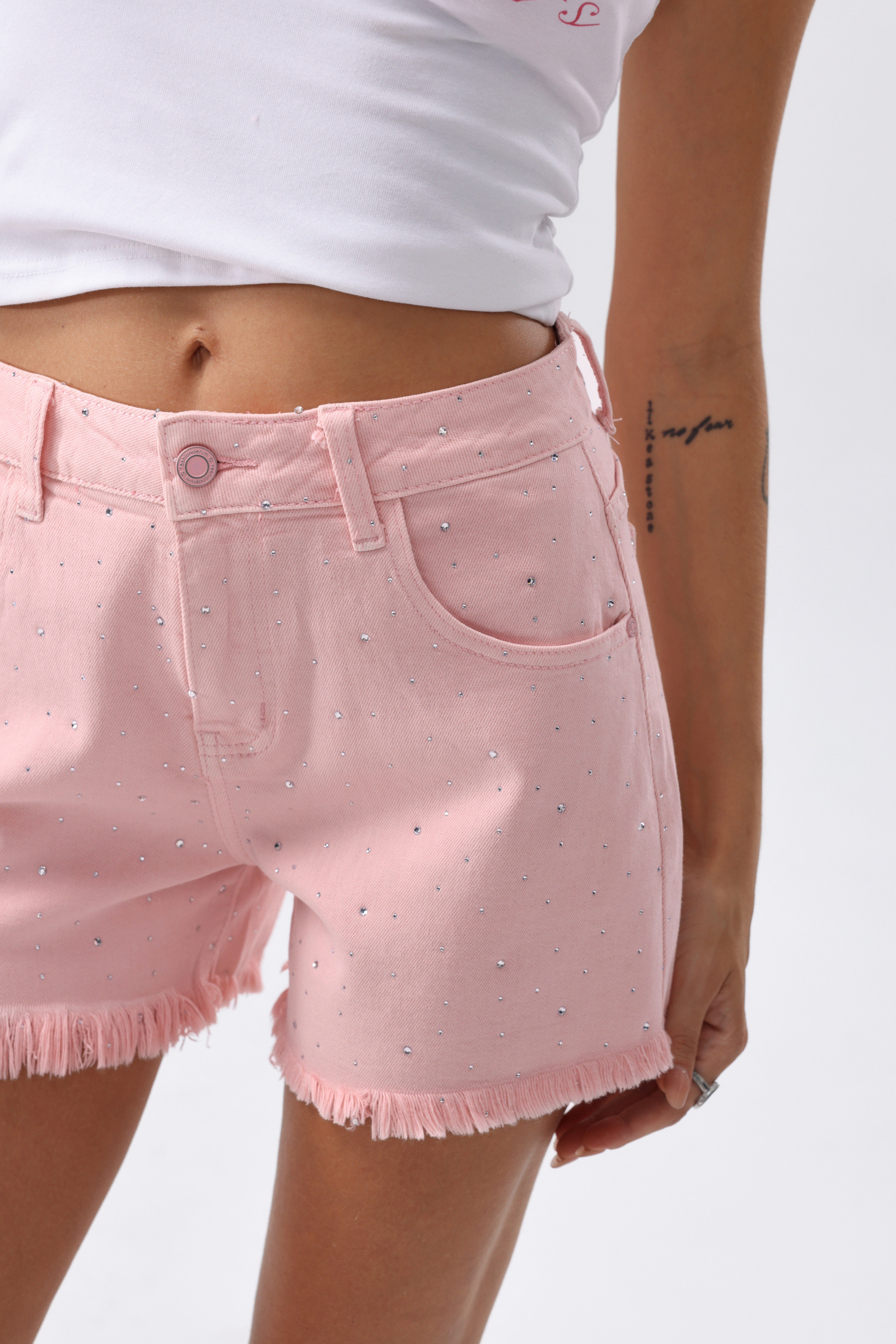 Grossiste HELLO MISS - Short à strass en rose