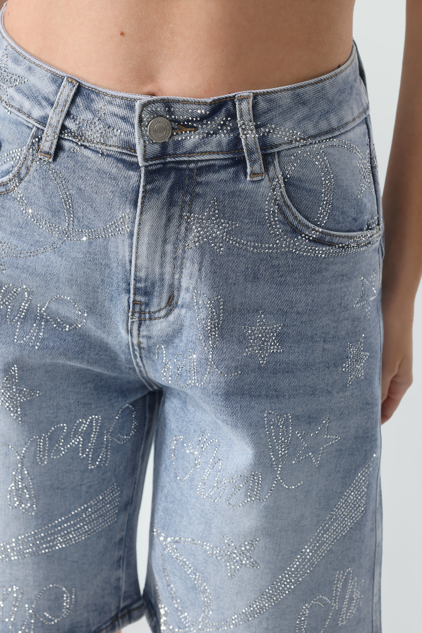 Wholesaler HELLO MISS - Bermuda shorts with rhinestones on the front