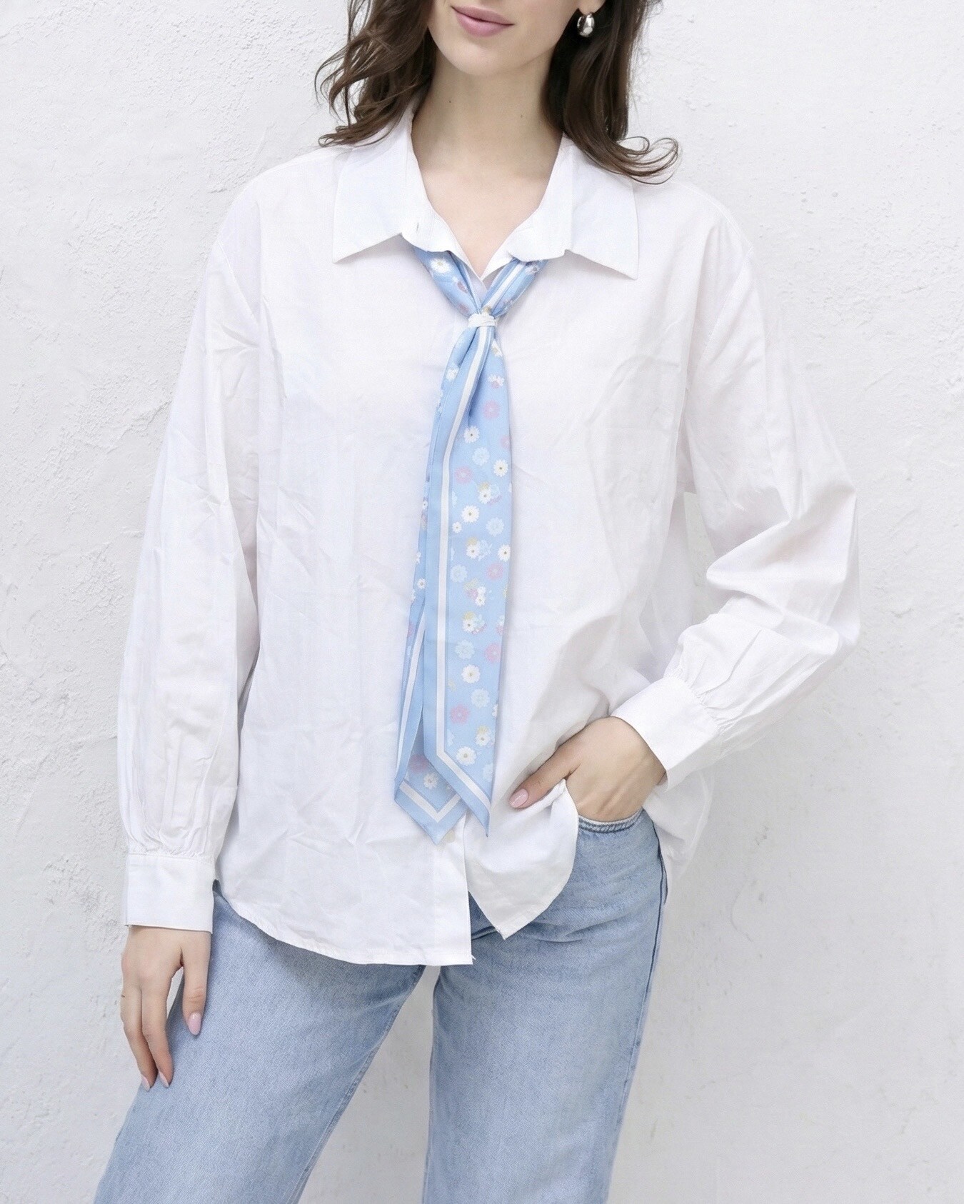 Grossiste HERYA - Chemise classique manches longues poignets à nouer foulard en soie imprimé floral façon cravate