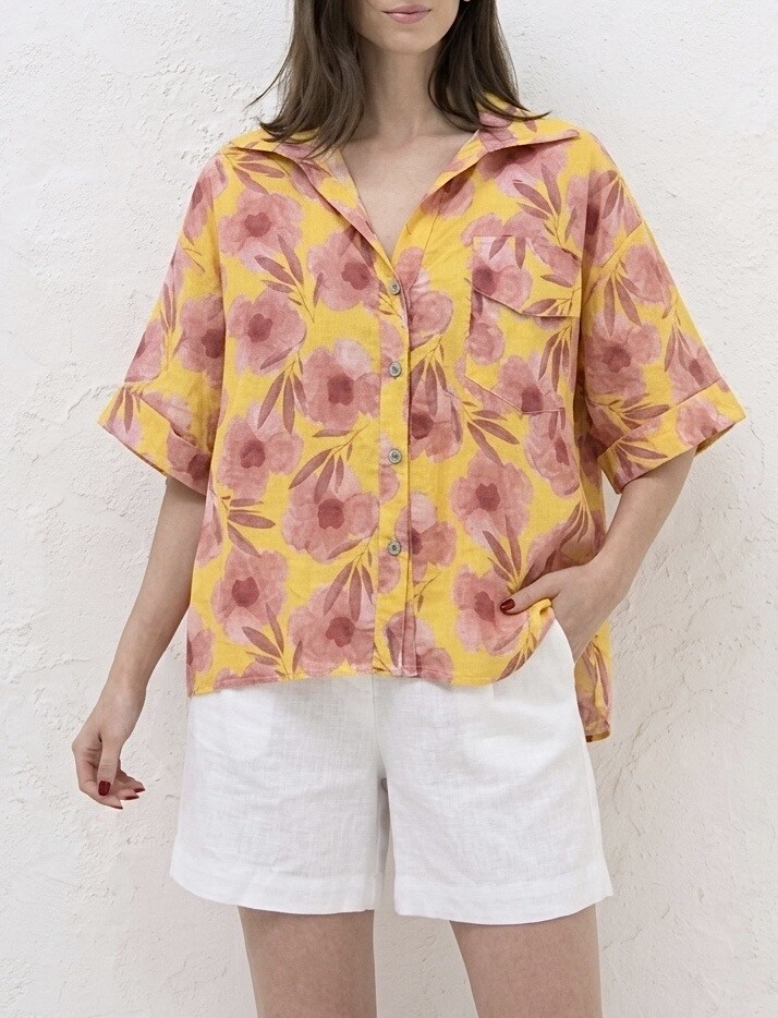 Grossiste HERYA - Chemise ample manches courtes terminées en revers poches poitrine plaquée motif floral