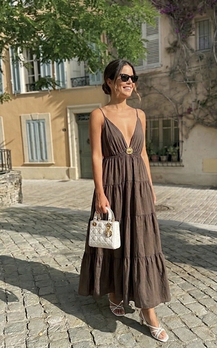 Wholesaler HERYA - LONG RUFFLED DRESS WITH POCKET AND FLOWER BROOCH