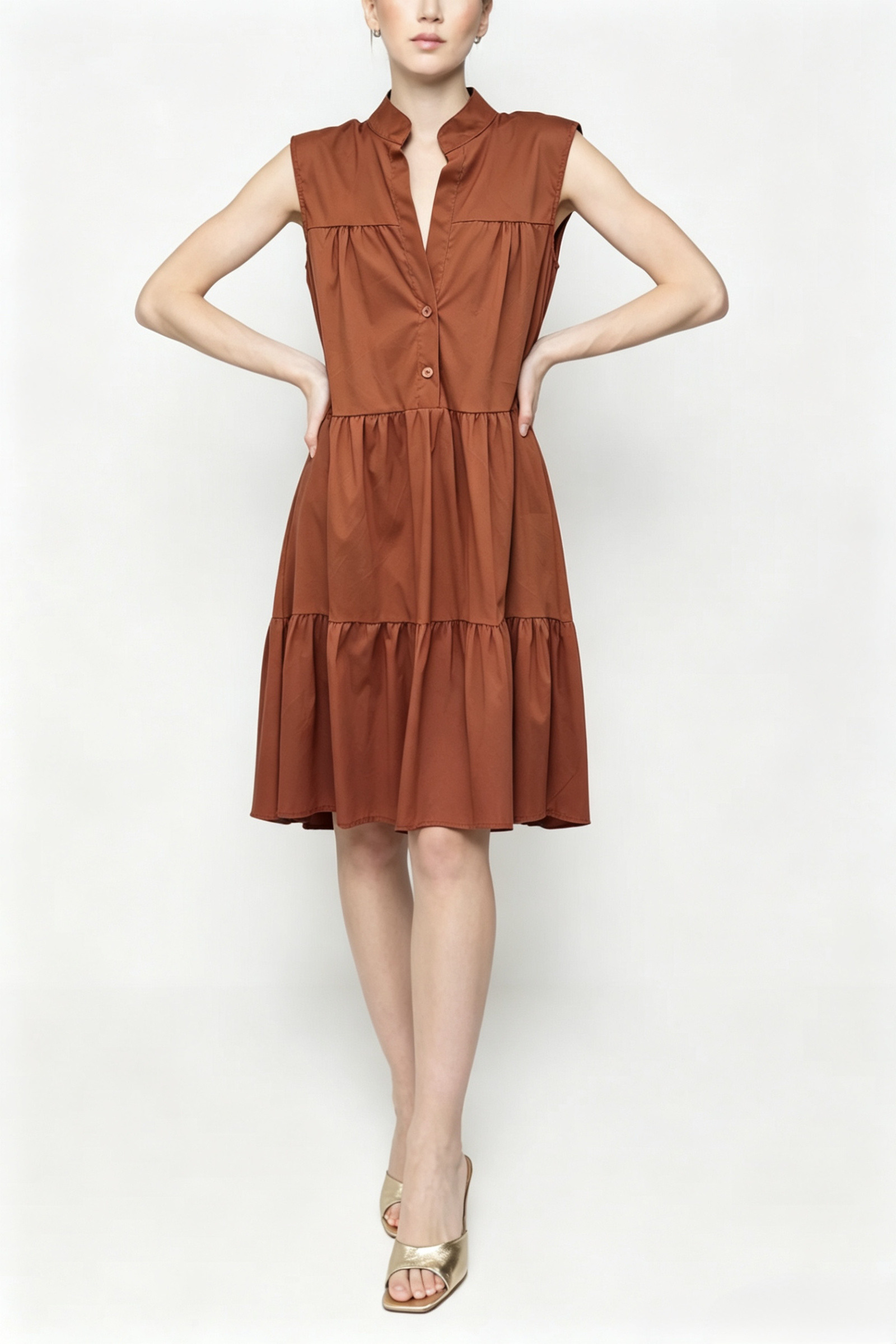 Wholesaler HF Fashion - Sleeveless ruffled dress with a small V-neck and front buttons