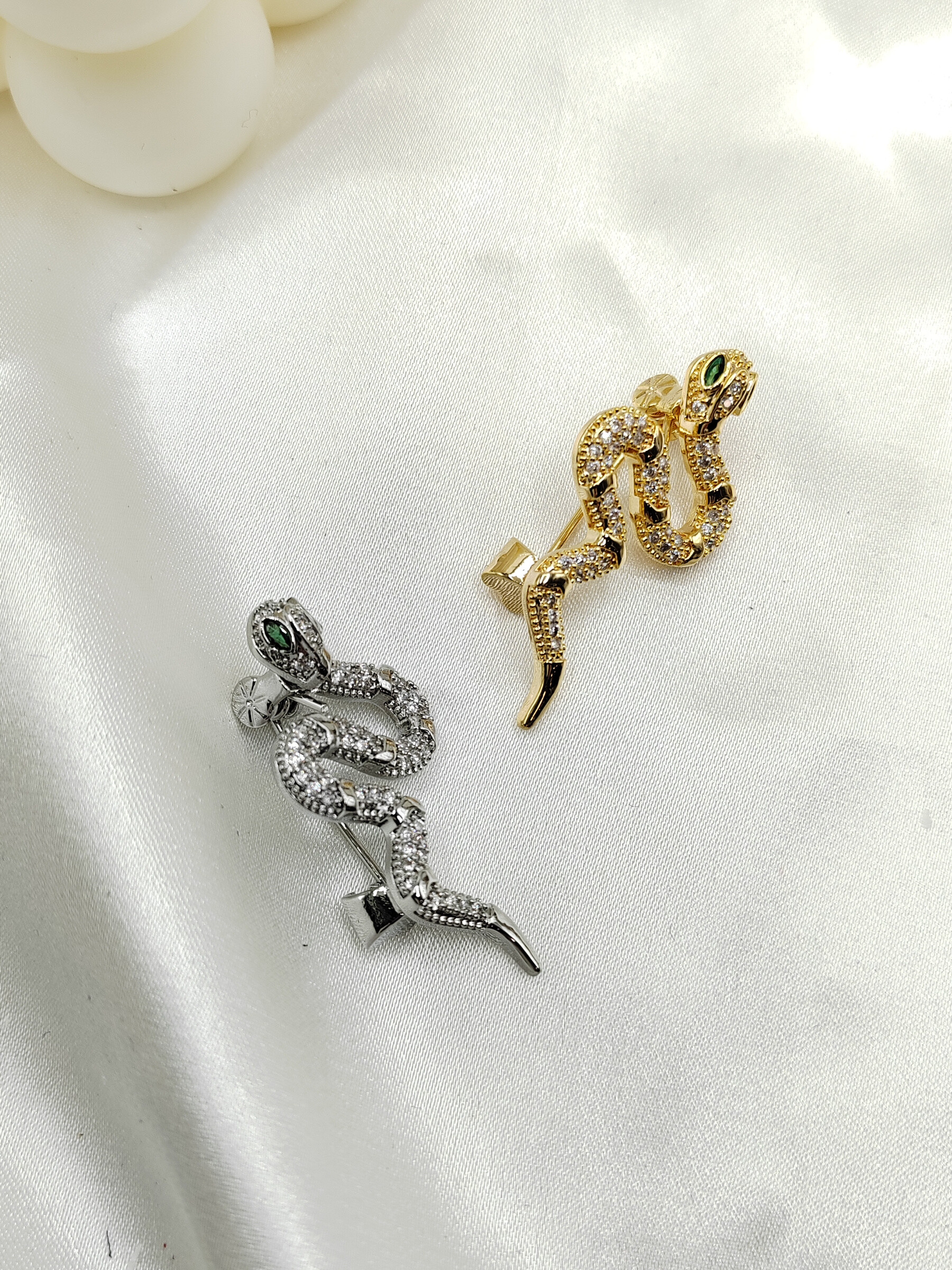 Wholesaler I.L JOLI B - Pin