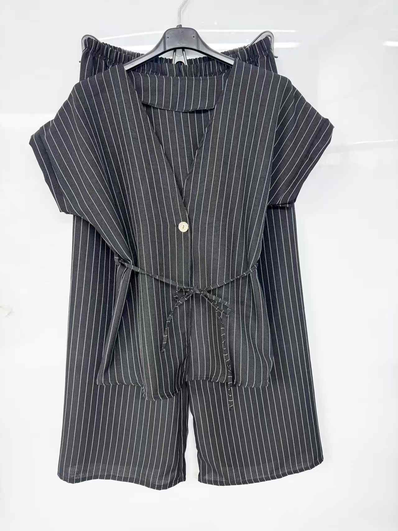 Grossista I'Mod - Completo a righe effetto lino 2 pezzi con gilet abbottonato con cintura e pantaloni a gamba larga