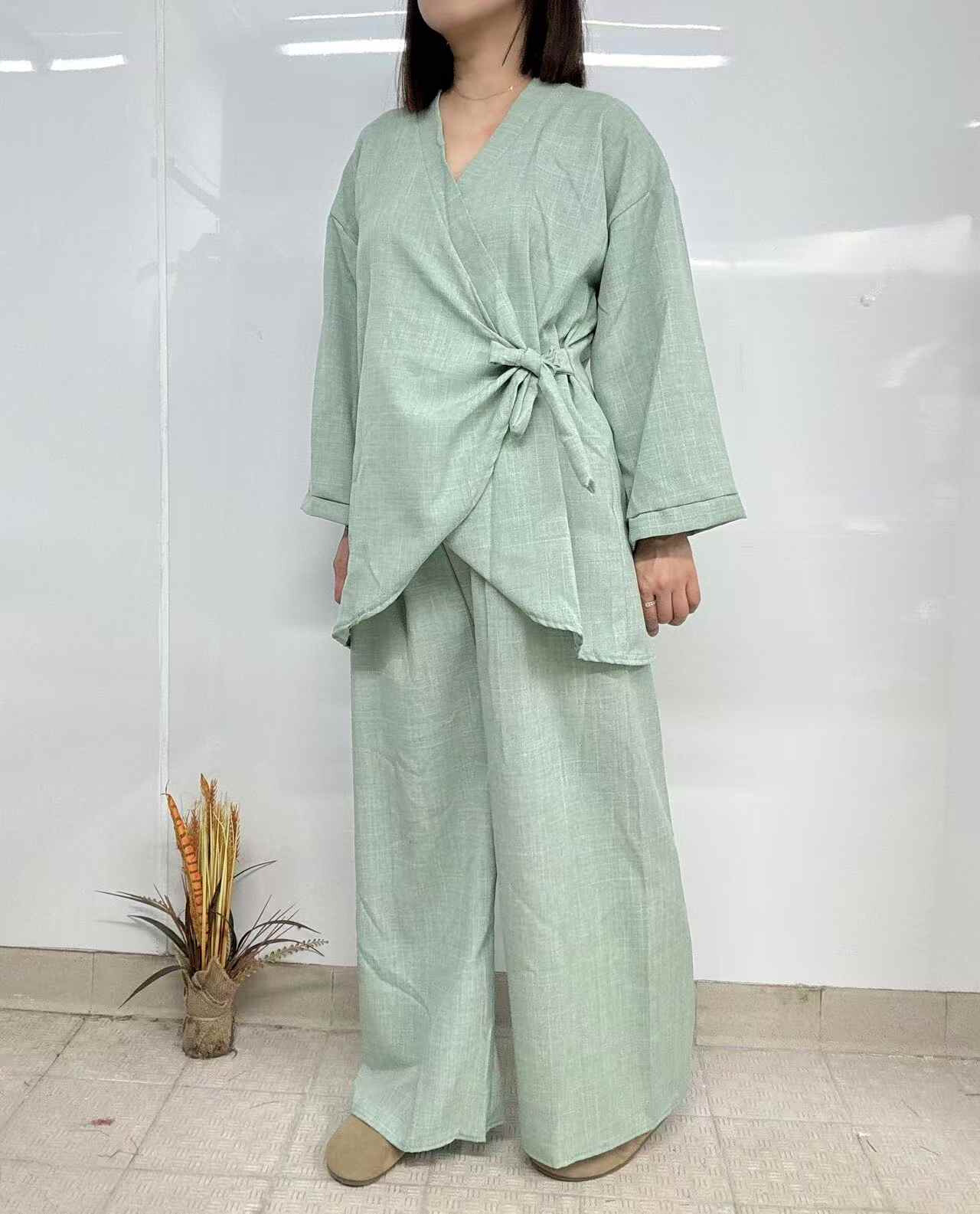 Grossiste I'Mod - Ensemble 2 pièces kimono à cache-coeur et pantalon large effet lin