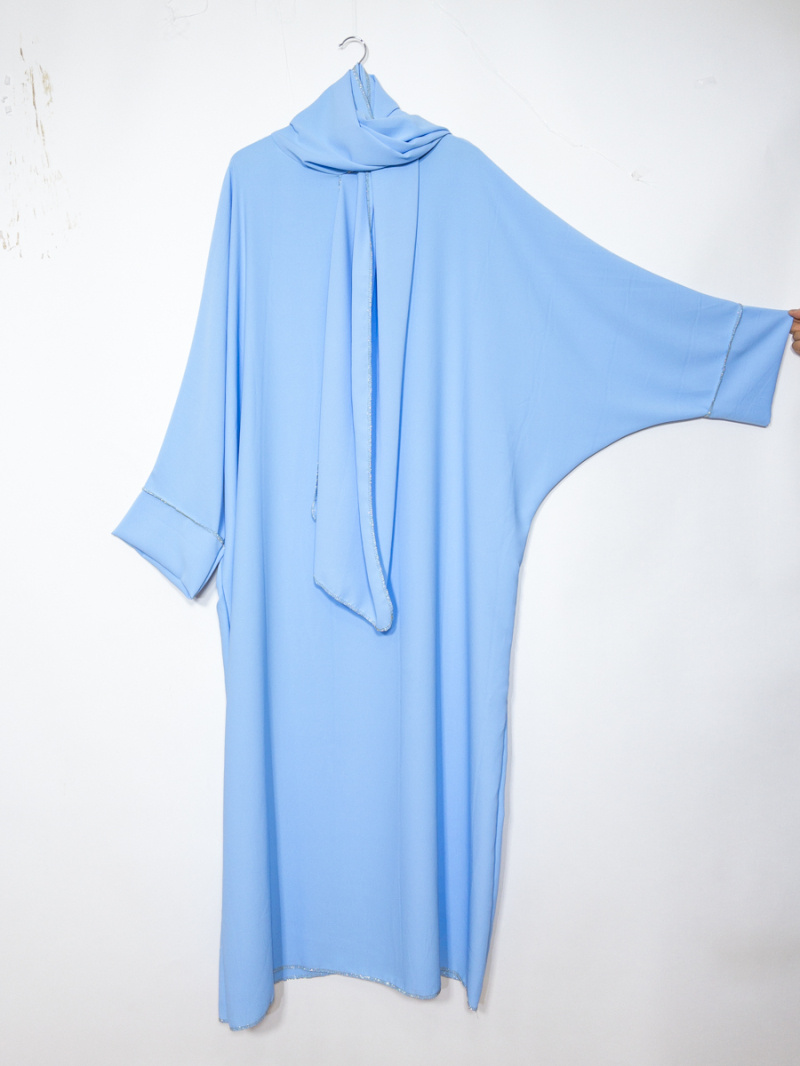 Grossista IDEAL OUTFIT - Abito abaya in seta di Medina per donna con cuciture dorate