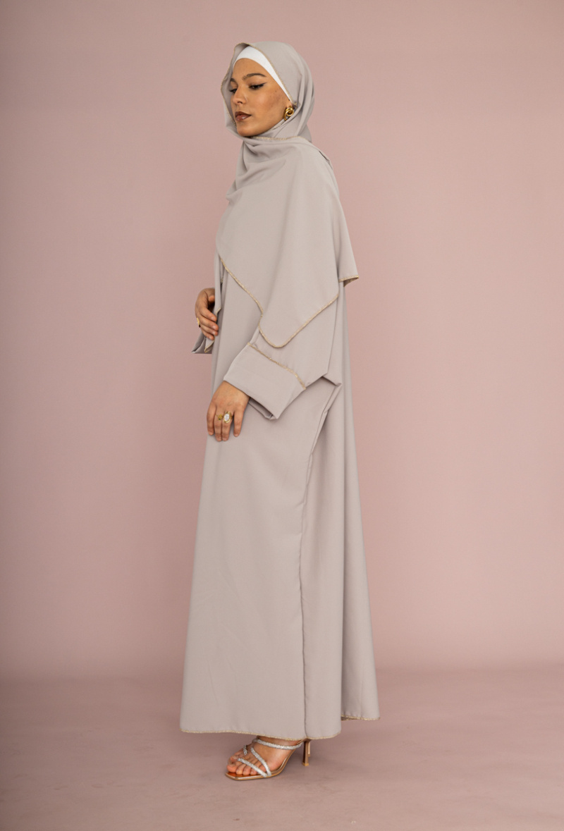 Grossiste IDEAL OUTFIT - Robe abaya soie de Médine pour femme coutures dorées