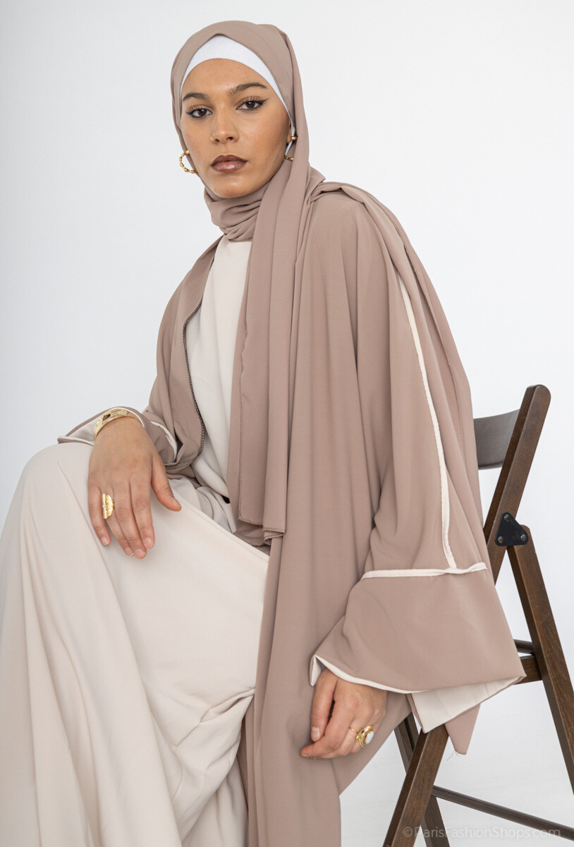 Grossiste IDEAL OUTFIT - Abaya kimono deux pièces avec débardeur en soie de Médine