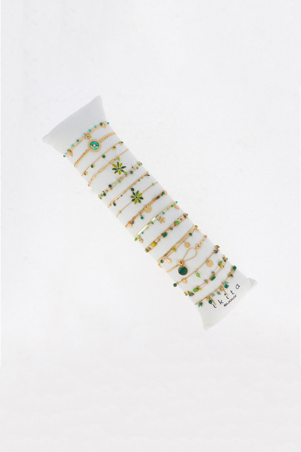 Großhändler Ikita Paris - Set mit 15 Armbändern. Kissen gratis. Durchschnittspreis: 5,53 € zzgl. MwSt.