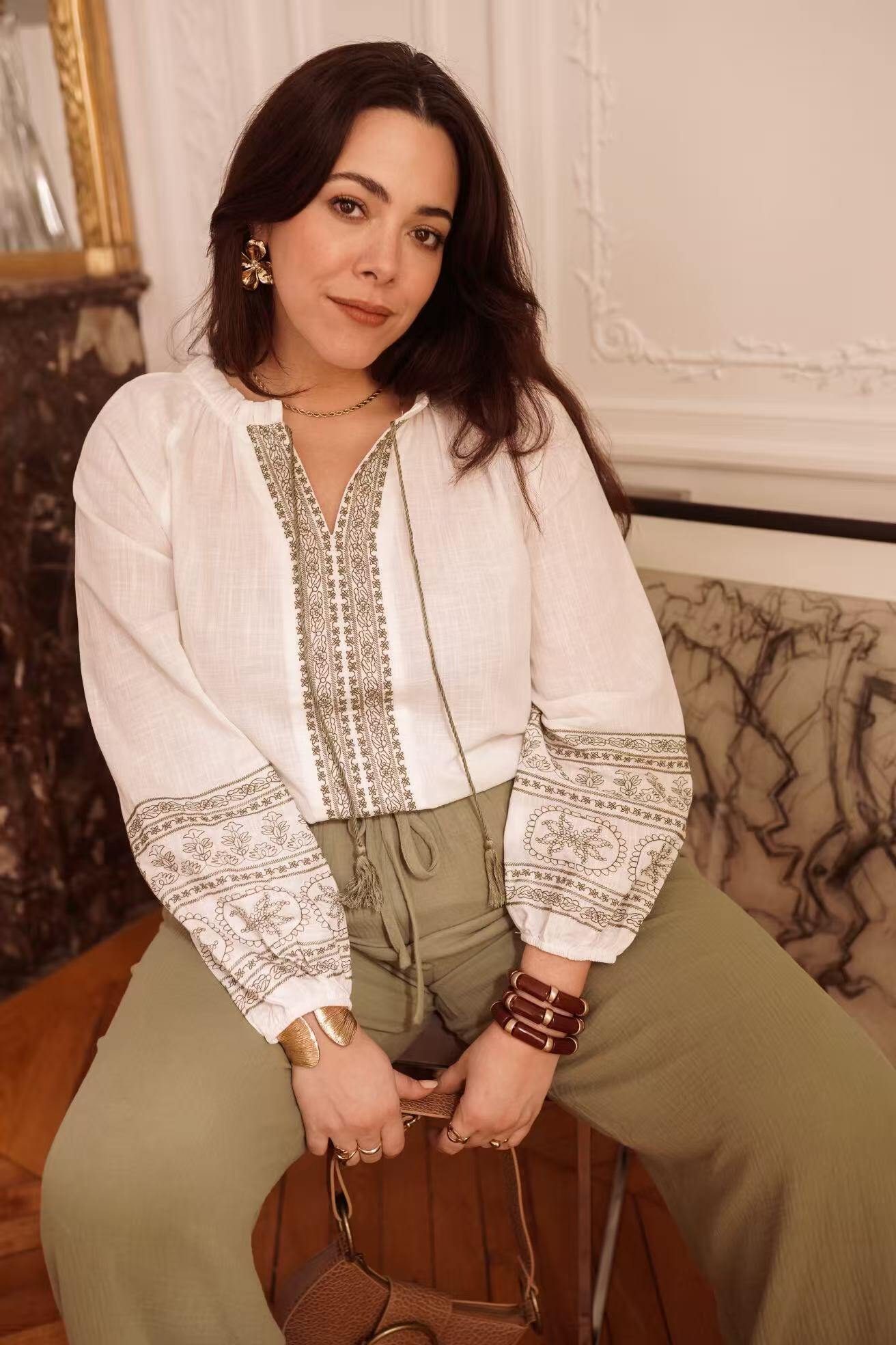 Grossiste IN APRIL 1986 CURVE - Chemise – Intemporelle et moderne, elle se porte aussi bien rentrée que lâchée.