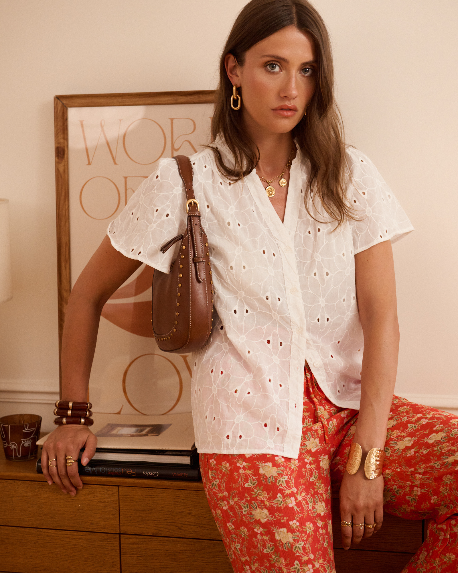 Wholesaler In April 1986 - White blouse with eyelet embroidery