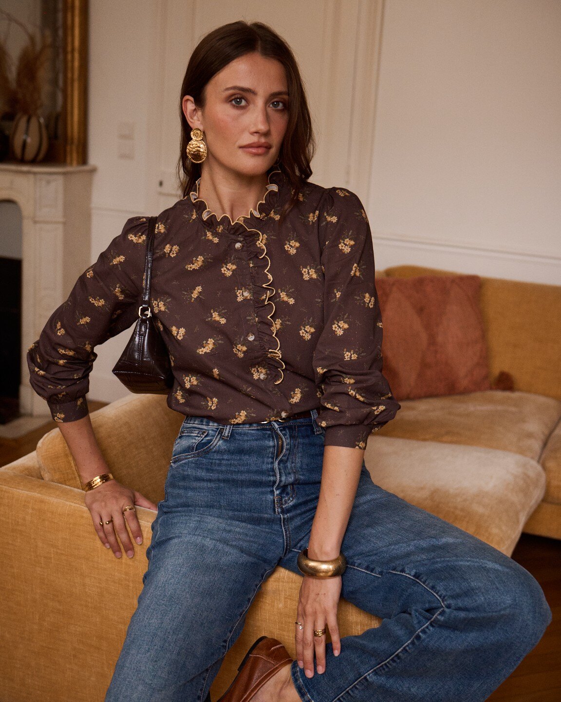 Grossiste In April 1986 - Blouse fleurie à volants.