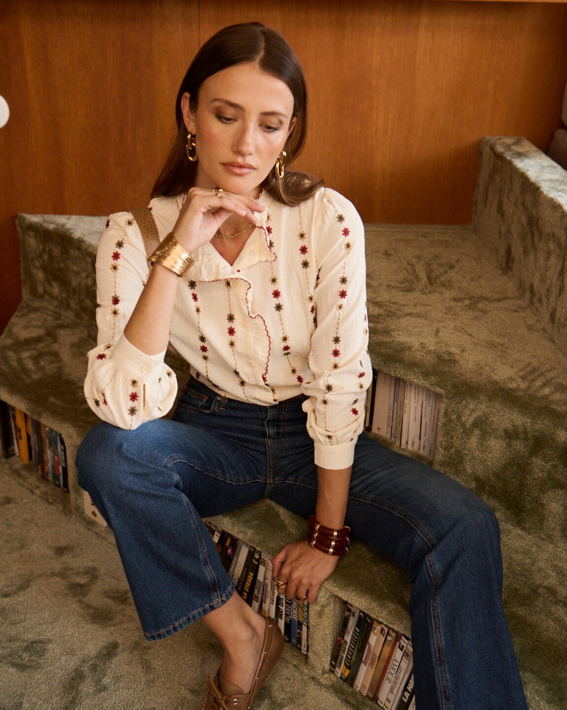 Grossiste In April 1986 - Blouse fleurie à col volanté.
