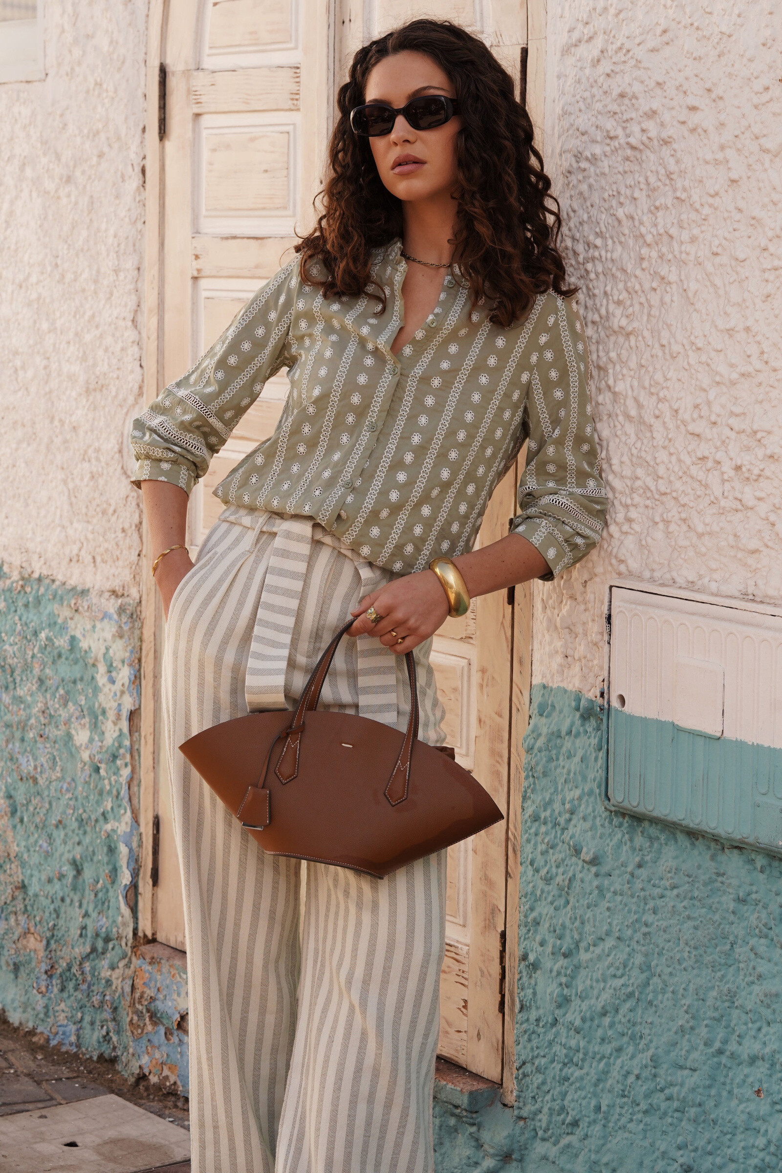 Grossiste In April 1986 - Chemise – Intemporelle et moderne, elle se porte aussi bien rentrée que lâchée.