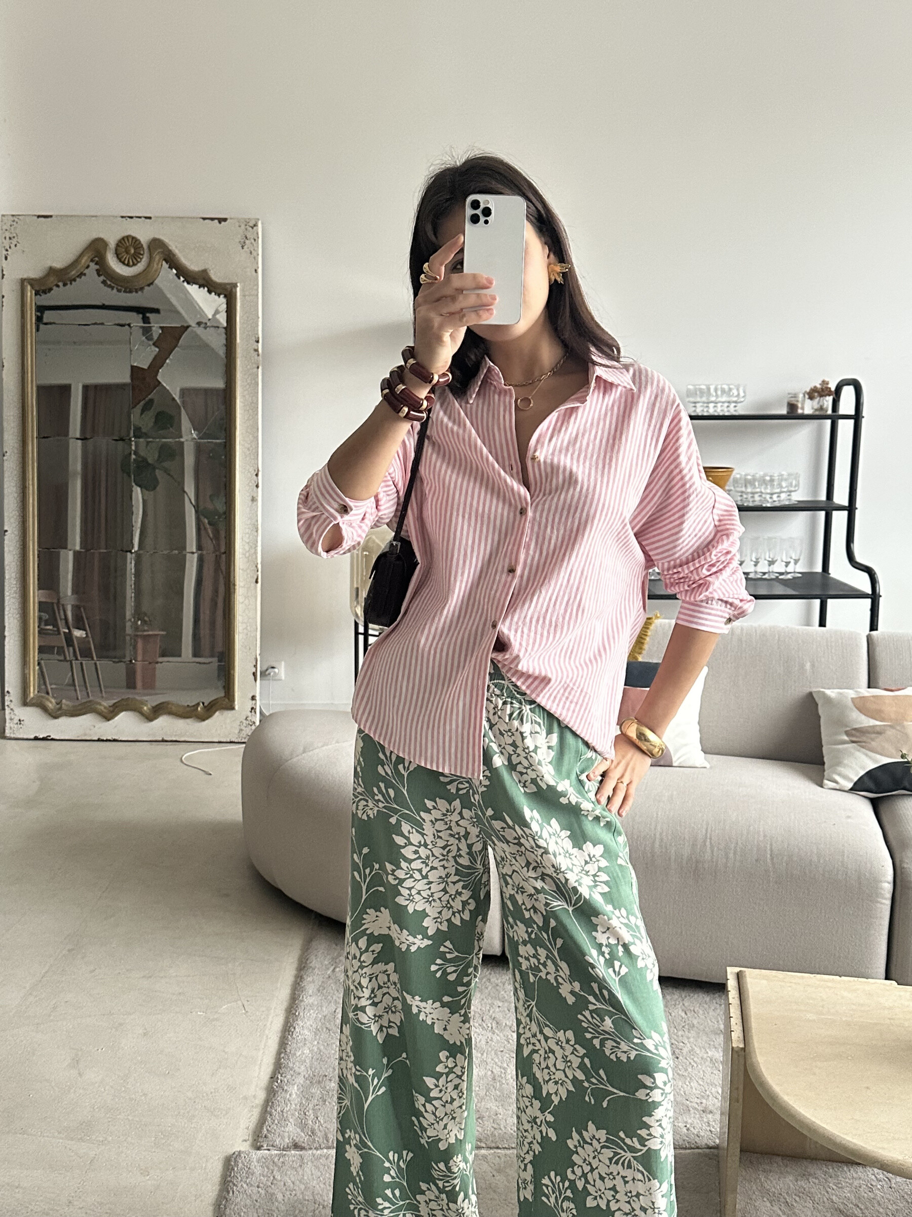 Grossiste In April 1986 - Chemise – Intemporelle et moderne, elle se porte aussi bien rentrée que lâchée.