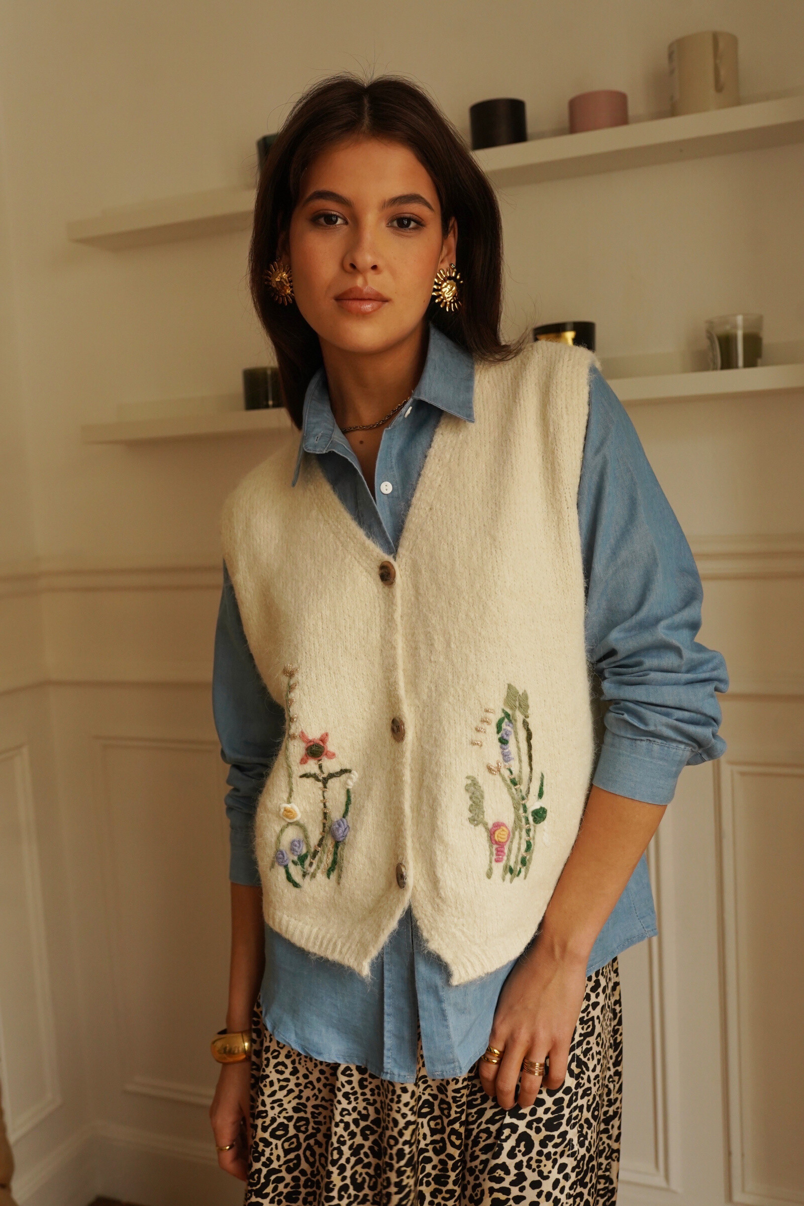Grossiste In April 1986 - Gilet en maille  – Confort et chaleur, à associer avec un jean ou une jupe .
