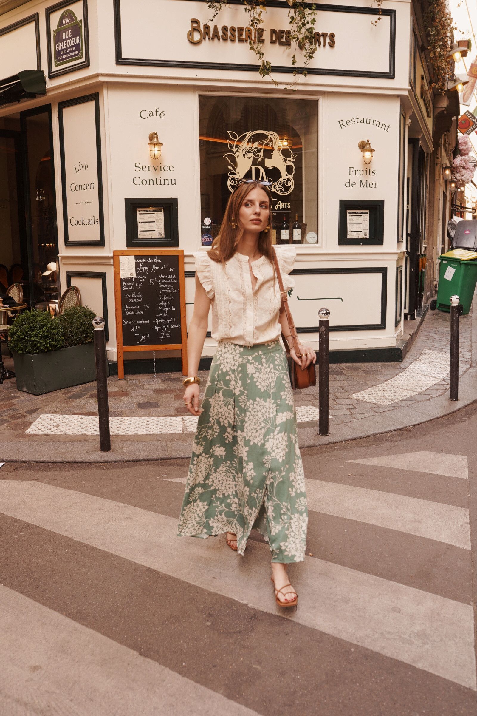 Wholesaler In April 1986 - Skirt - Elegant and flowing, this skirt brings a feminine and modern touch.