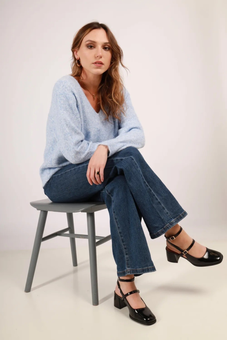 Grossiste In April 1986 - Pull en maille  – Confort et chaleur, à associer avec un jean ou une jupe .