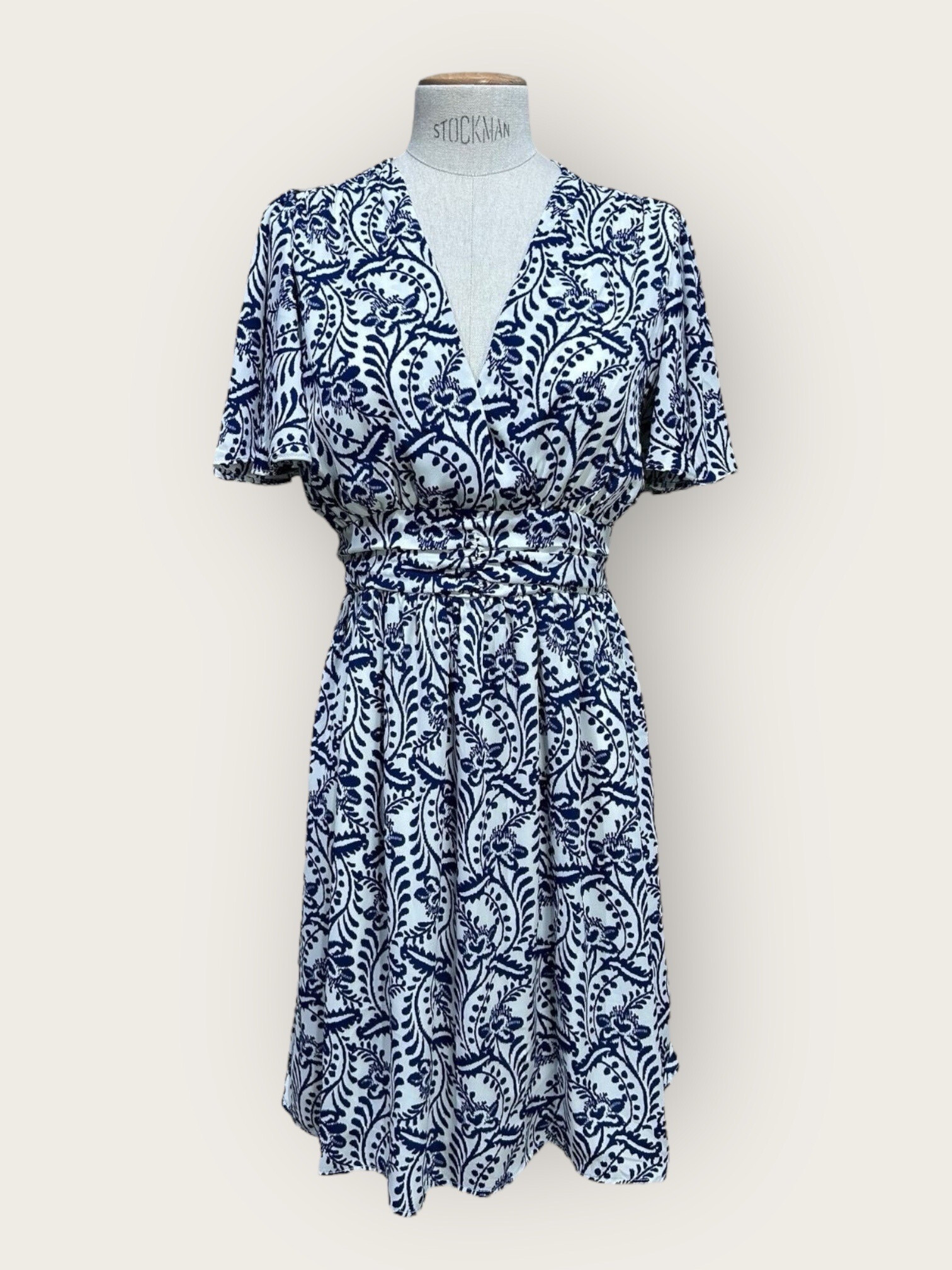 Wholesaler In April 1986 - Short blue dress with pattern