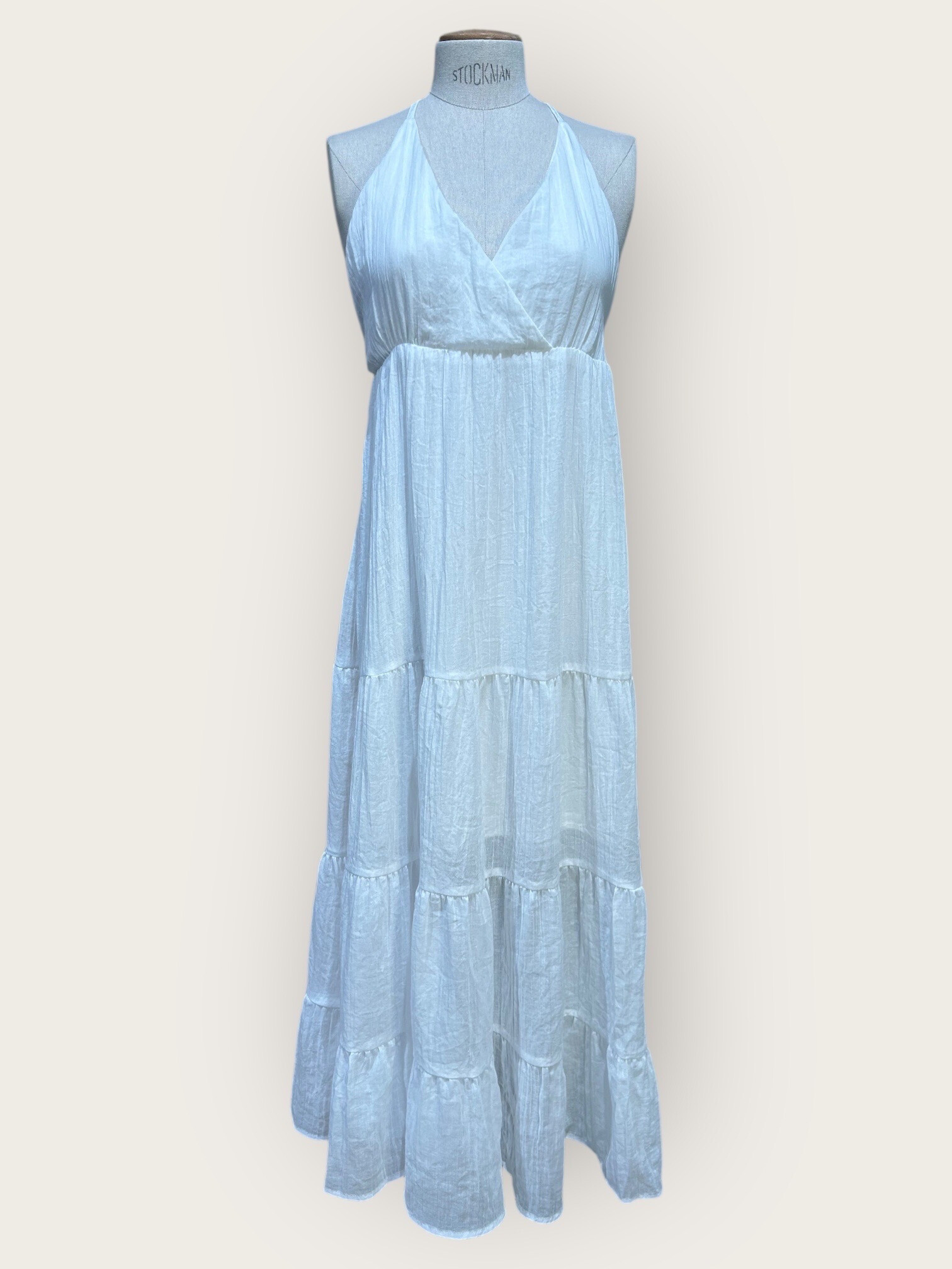 Wholesaler In April 1986 - Solid backless dress - elegance and sensuality with lightness.