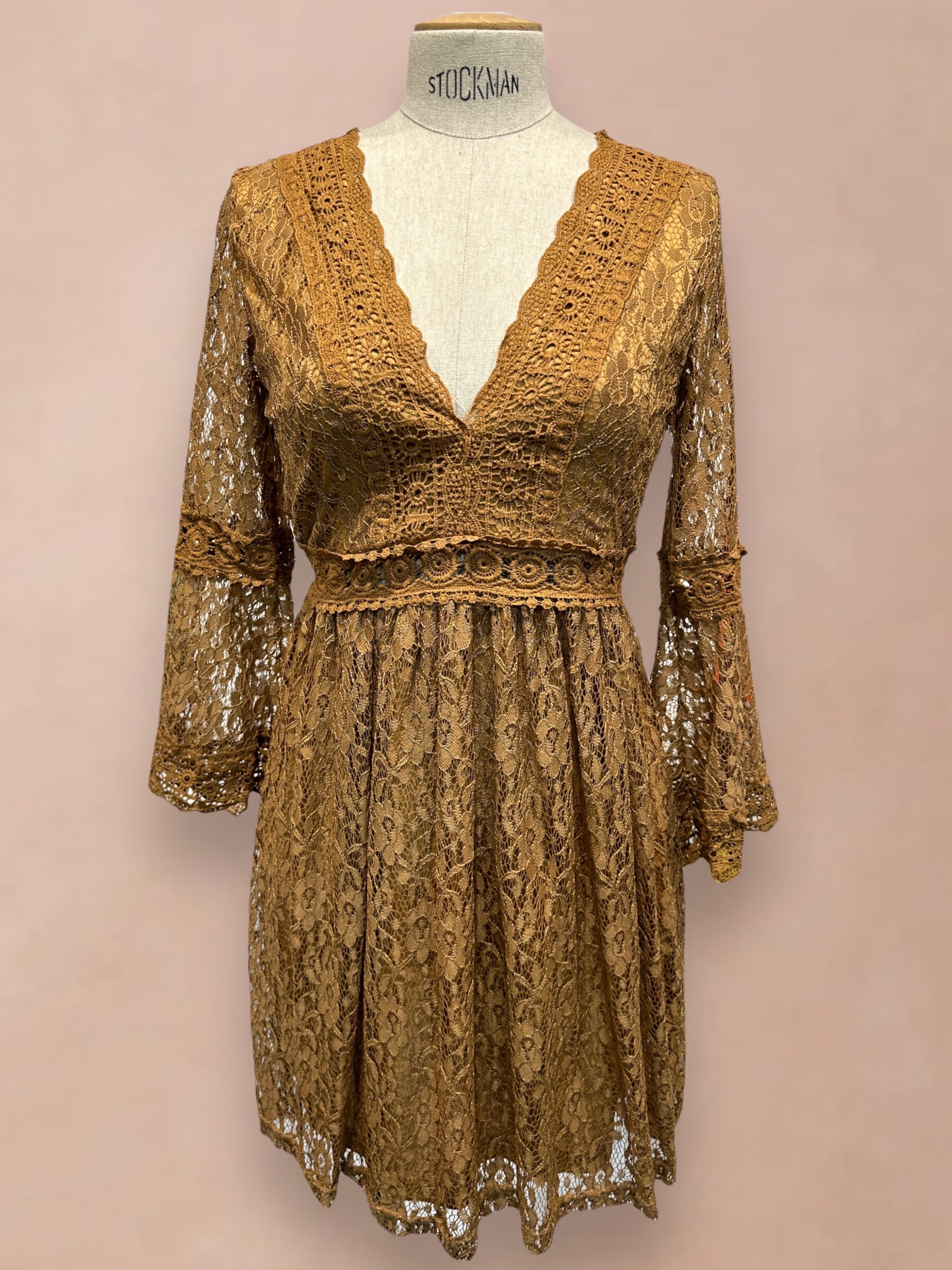Wholesaler In April 1986 - Dress - Timeless and flattering, it highlights all the silhouettes.