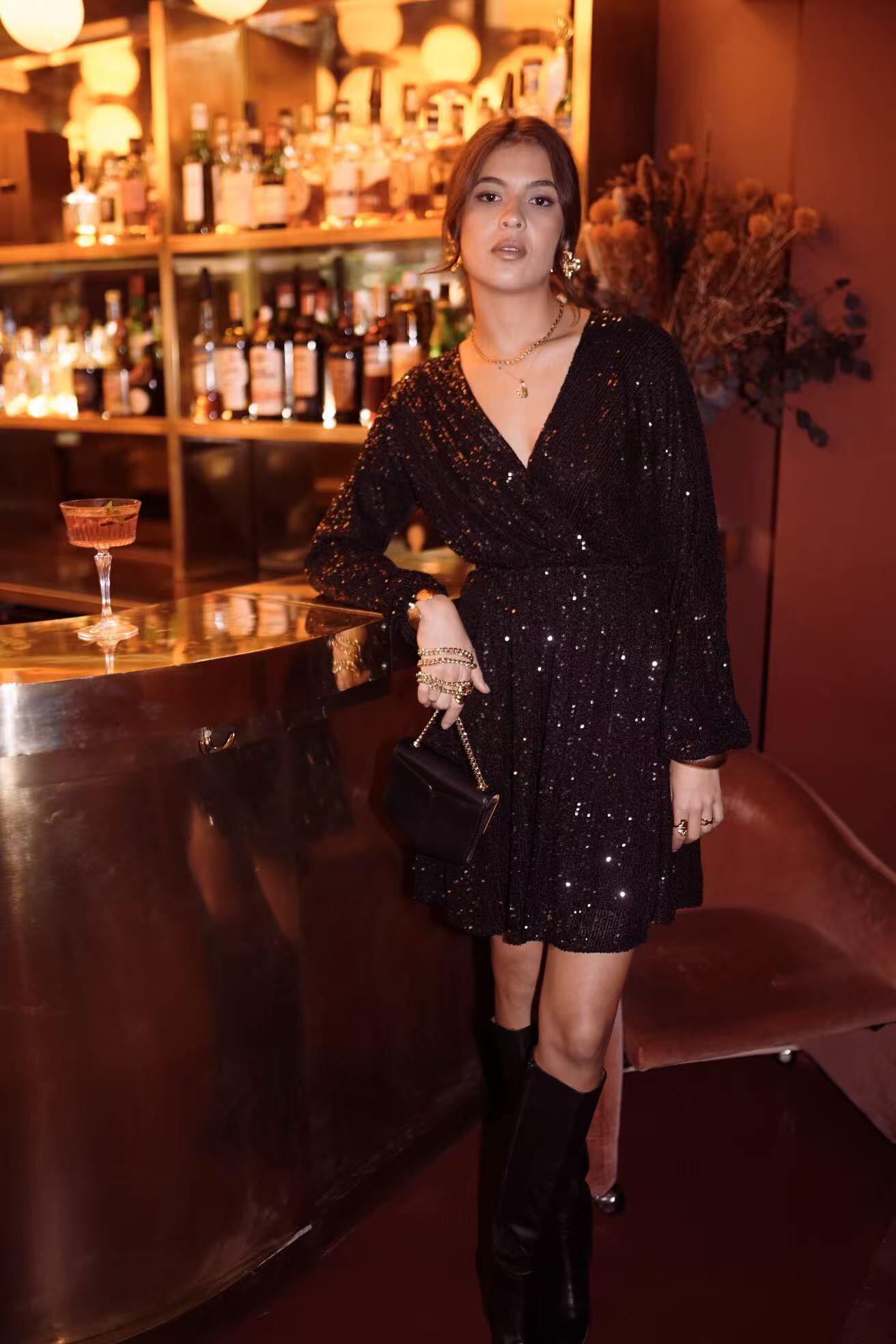 Wholesaler In April 1986 - Short sequin dress – Wrap style.